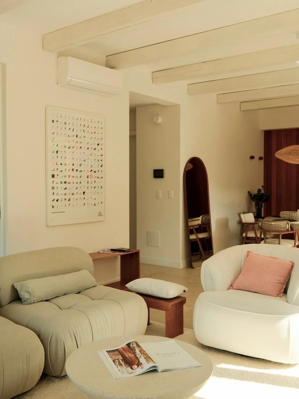 The art of living with less noise 

#slowliving #islandvibes #reatreat #cozycasa #healingvibrations