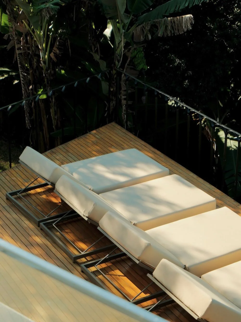 Surrounded by nature, protected from urgency 

#slowliving #modernarchitecturedesign #islandvibes #moments