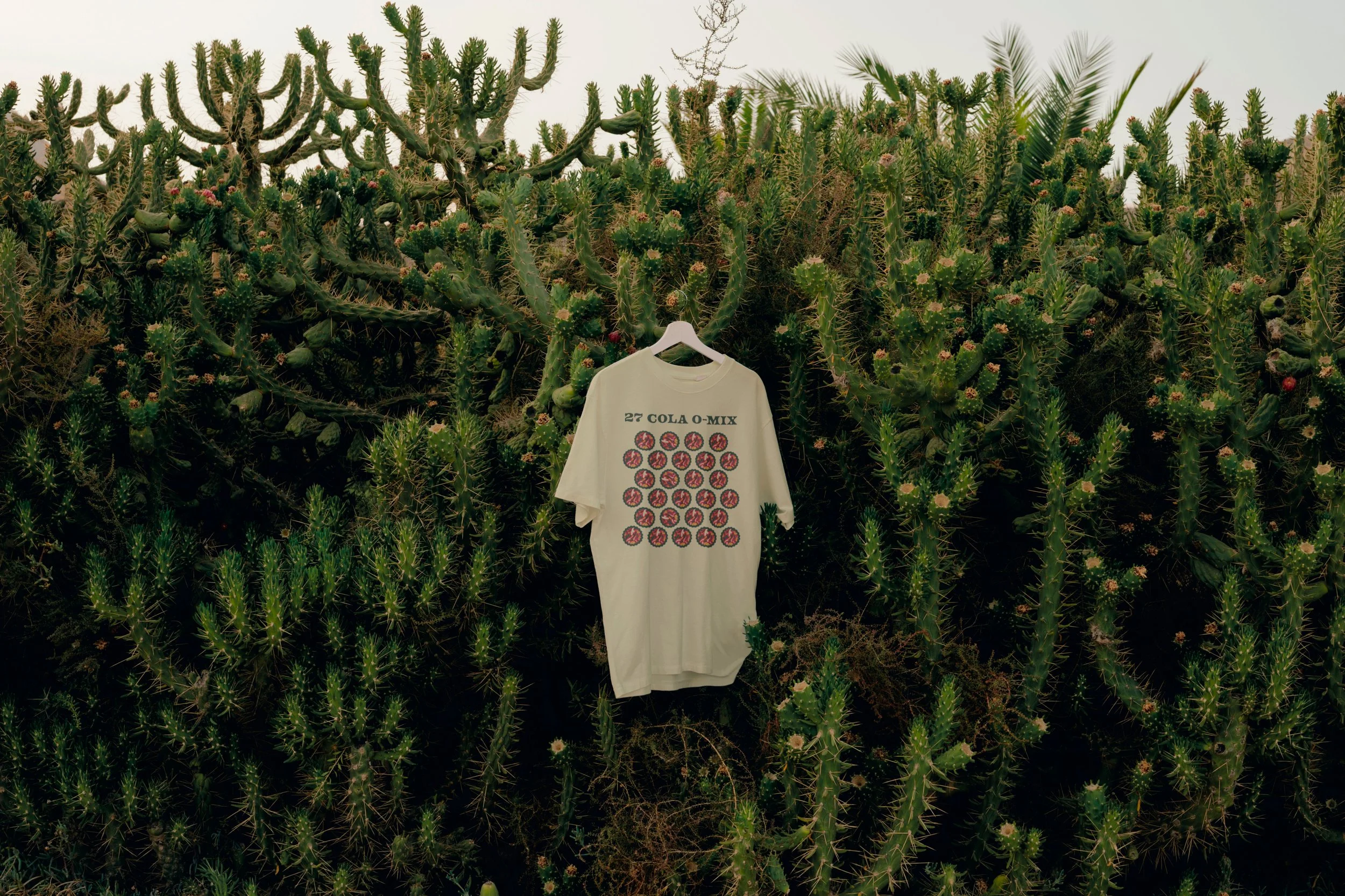 BenditoMockup-Free-BL-T_Shirt-01.jpg