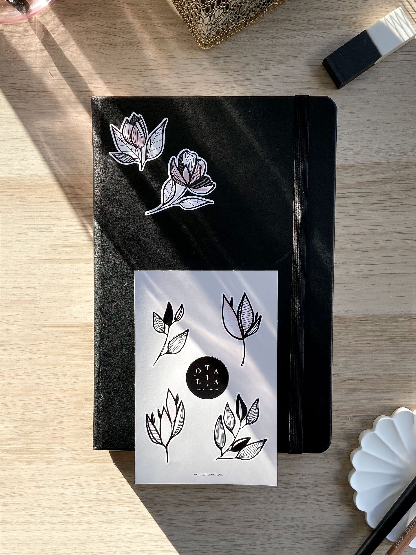 planche-stickers-magnolia-sur-carnet.jpg