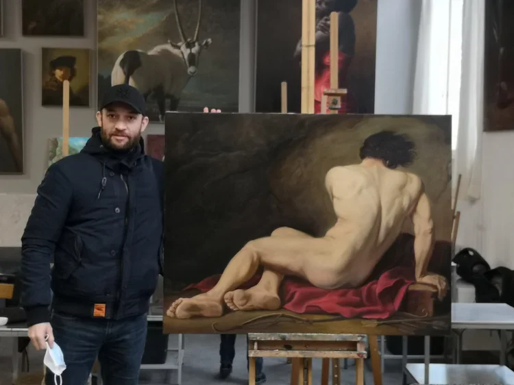 Galerie des créations d’élèves en cours de dessin académique et modèle vivant, atelier beaux-arts à Laval.