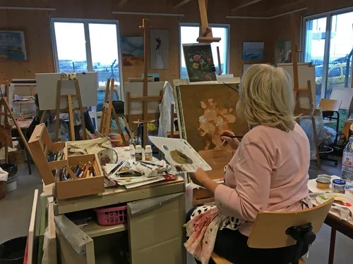 Séminaire artistique à Paris avec Edgar Saillen, ancien copiste au Louvre, pour stimuler l’esprit d’équipe.
