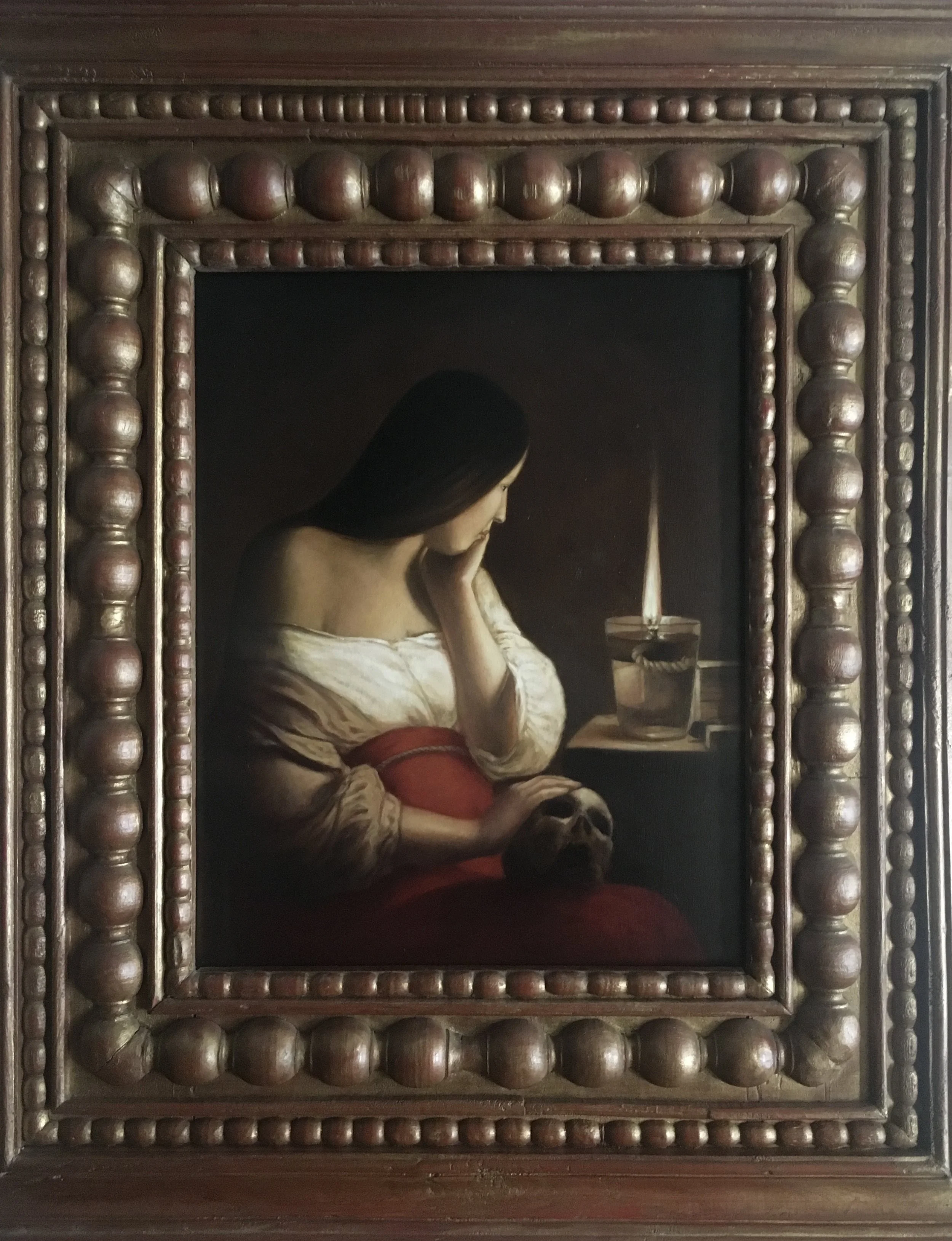 Le travail de copiste au Louvre d’Edgar Saillen, peintre français du clair-obscur, s’appuie sur une connaissance profonde des maîtres du passé : Caravage, Ribera, Rembrandt ou Velázquez. Chaque copie révèle un soin extrême du détail, du geste et de l