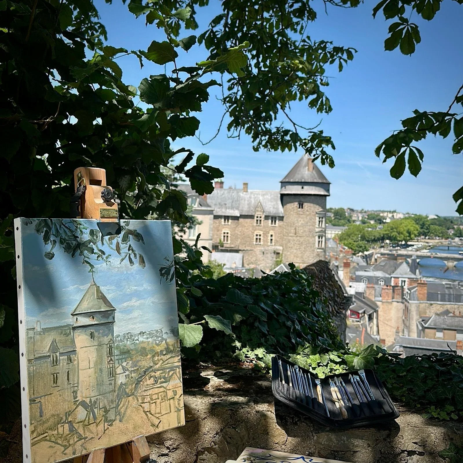 Atelier nomade de peinture en extérieur dirigé par Edgar Saillen, copiste au Louvre.