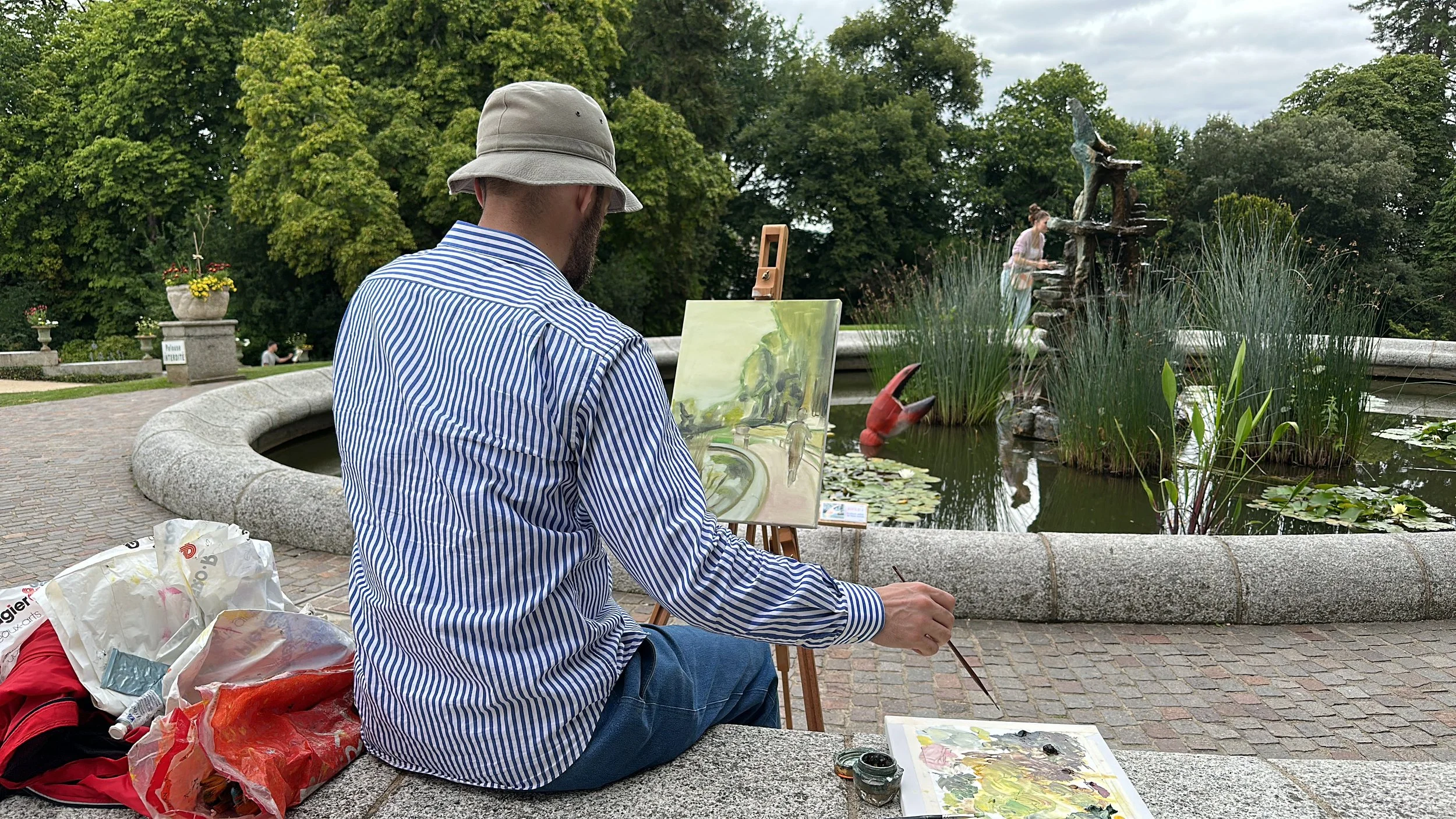 Séance de peinture au Vieux Château de Laval, stage artistique animé par Edgar Saillen.