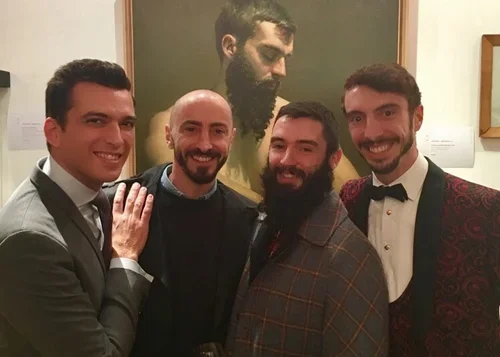 Échanges amicaux lors d’un stage intensif à Laval, combinant rigueur artistique et convivialité propre à l’Atelier d’Edgar.