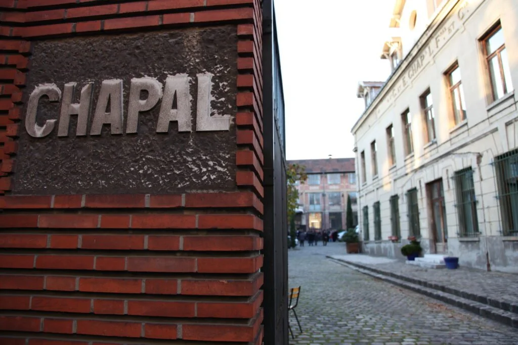 L’atelier d’Edgar installé dans l’usine Chapal à Montreuil, un espace unique pour apprendre le dessin et la peinture aux portes de Paris.