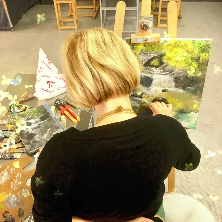 Travaux d’élèves en peinture classique et contemporaine, atelier de dessin et modèle vivant à Laval en Mayenne.