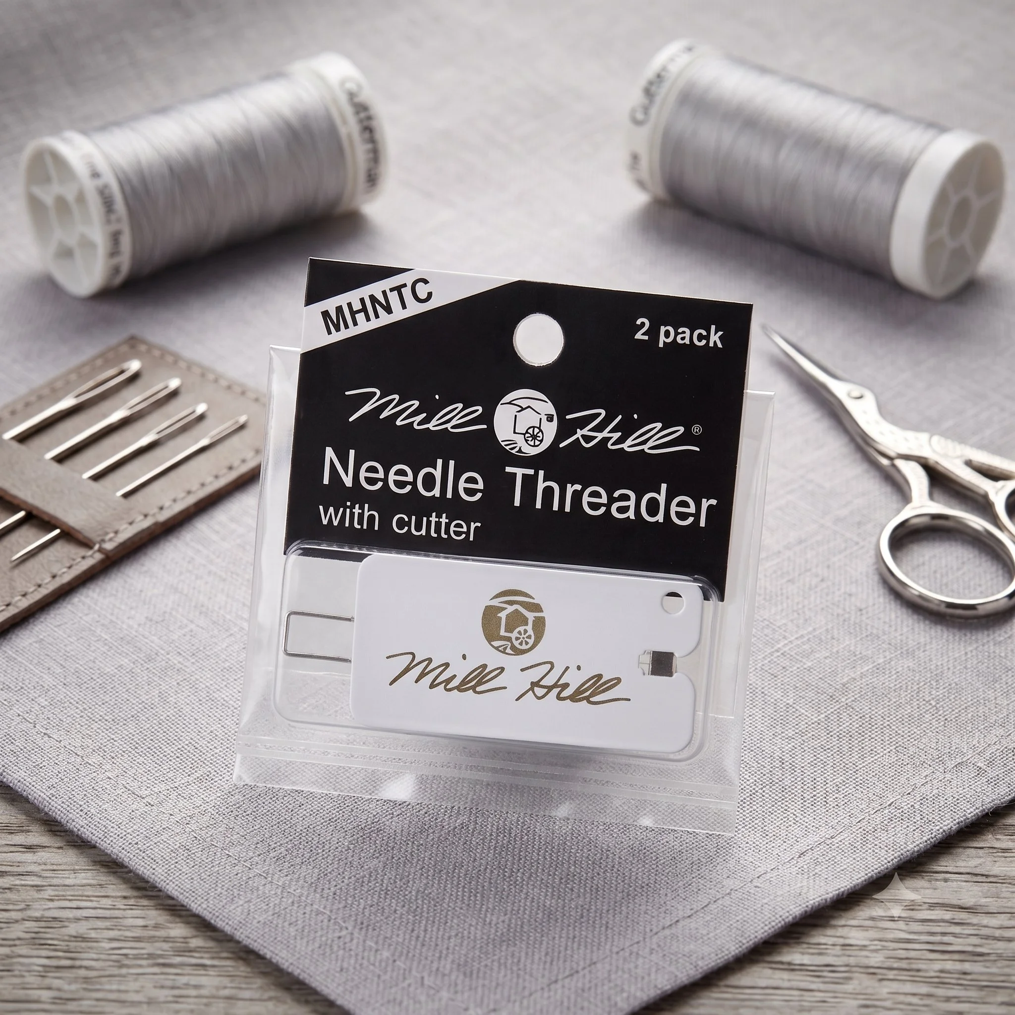 Mill Hill - Needle Threader with cutter MHNTC, pack of two