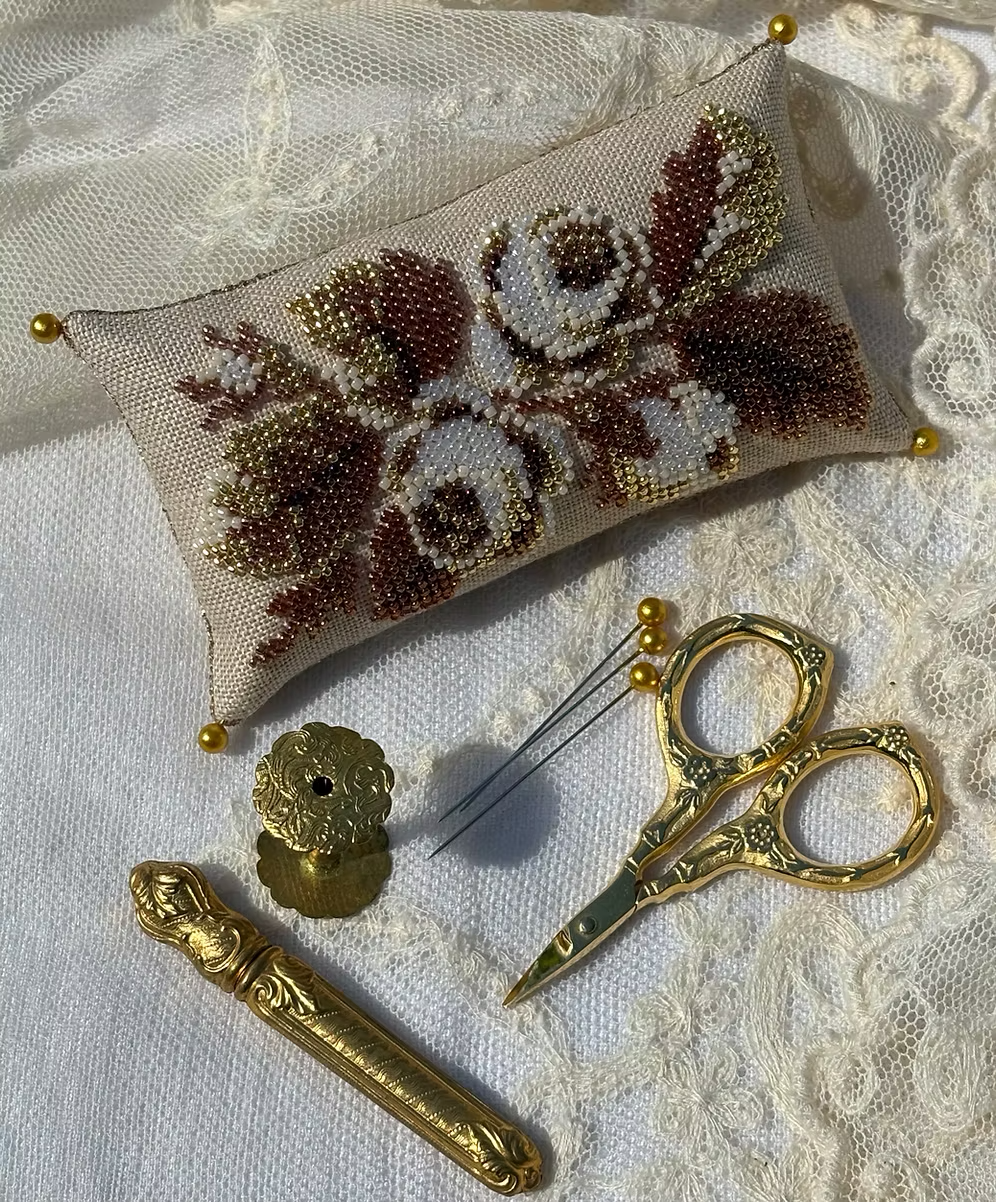 Maison Choisel - Les Roses Du Palais Beaded Semi-Kit, Cross-Stitch Pattern