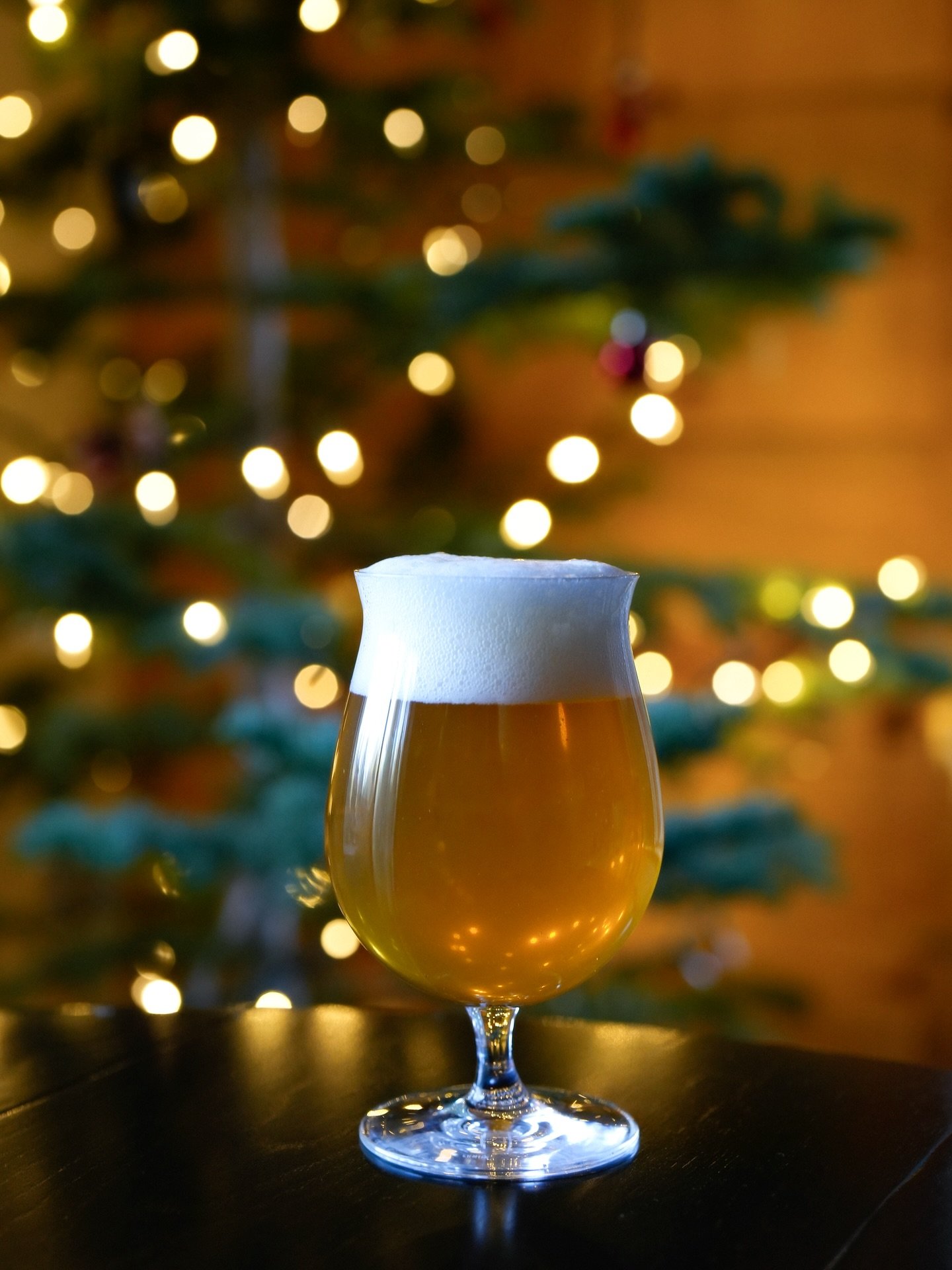 Deck the halls and tap the keg! 🎄 When the dancing pines light up for the holidays, our beer isn&rsquo;t far behind.

Grab a pint around Tahoe - current locations pouring are linked in our bio. Cheers! 🍻

#drinktahoebeer #truckee #truckeebeer #danc