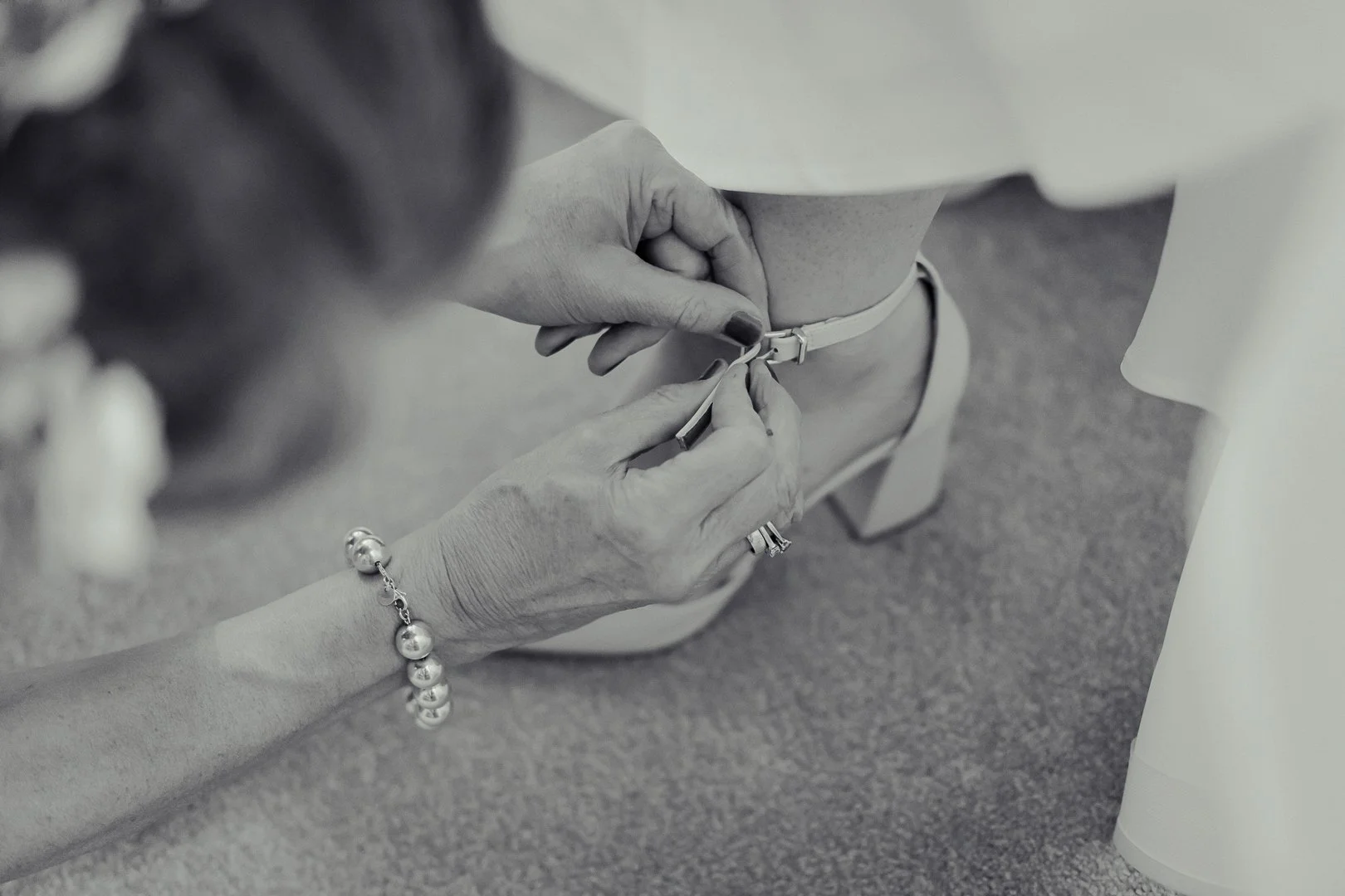 cinederela-moment-bride-getting-ready..JPG