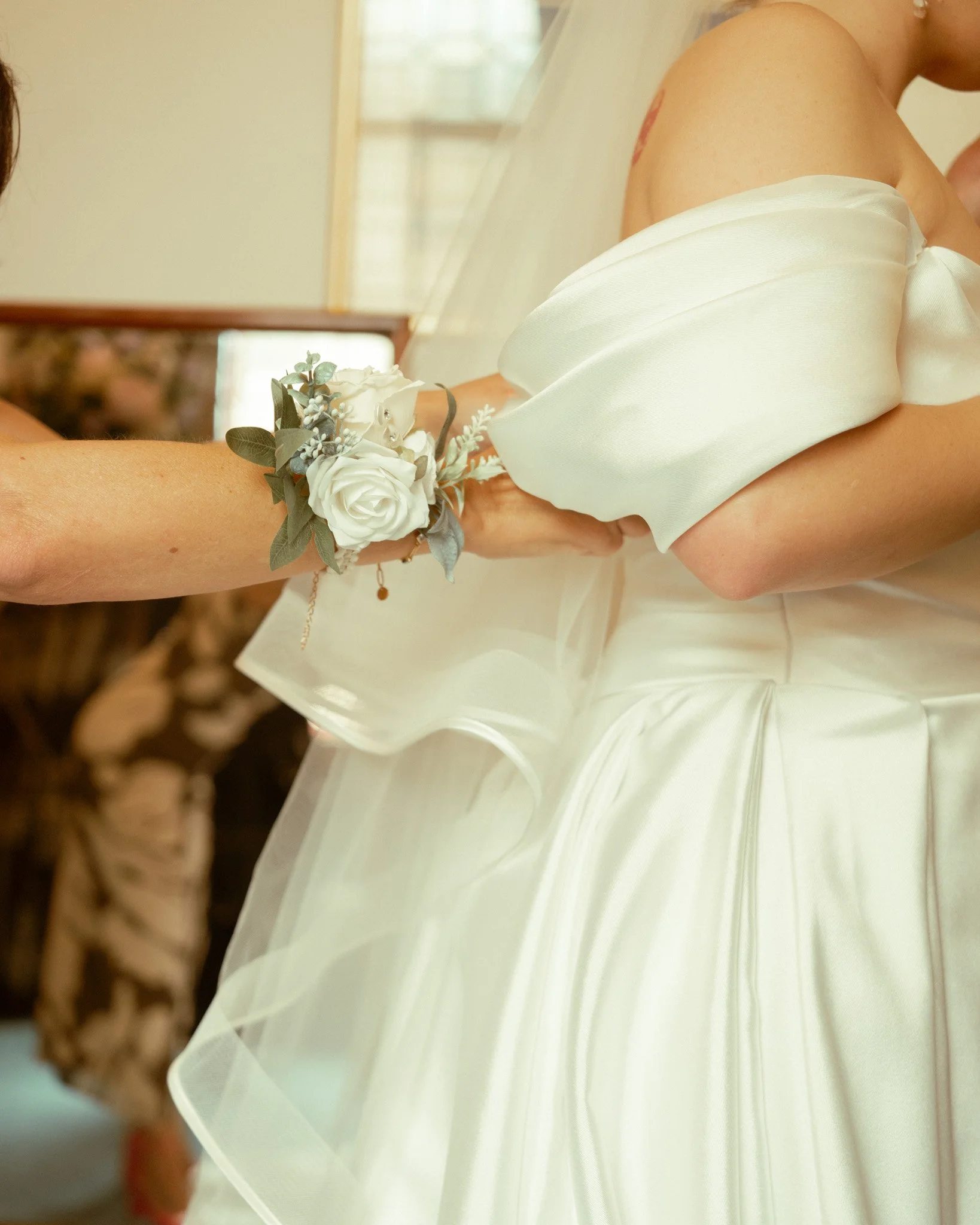 glasgow-citywedding-photography-elegant-dress-.JPG