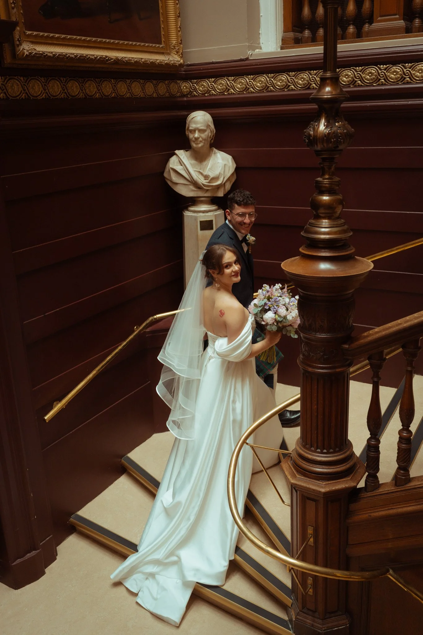glasgow-west-end-city-wedding-romantic-couple-stairs.JPG