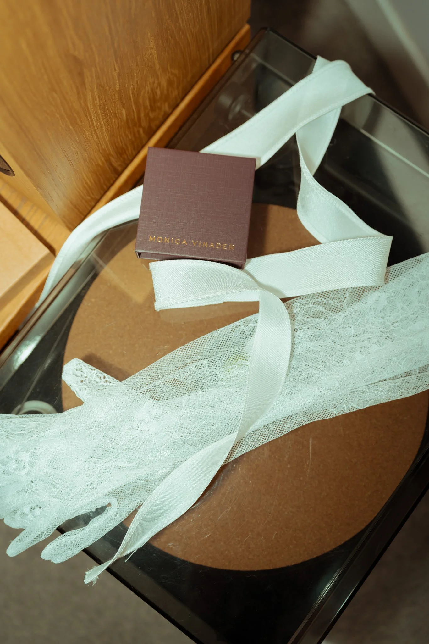 glasgow-west-end-wedding-photographer-vintage-flash-bridal-detailf.JPG