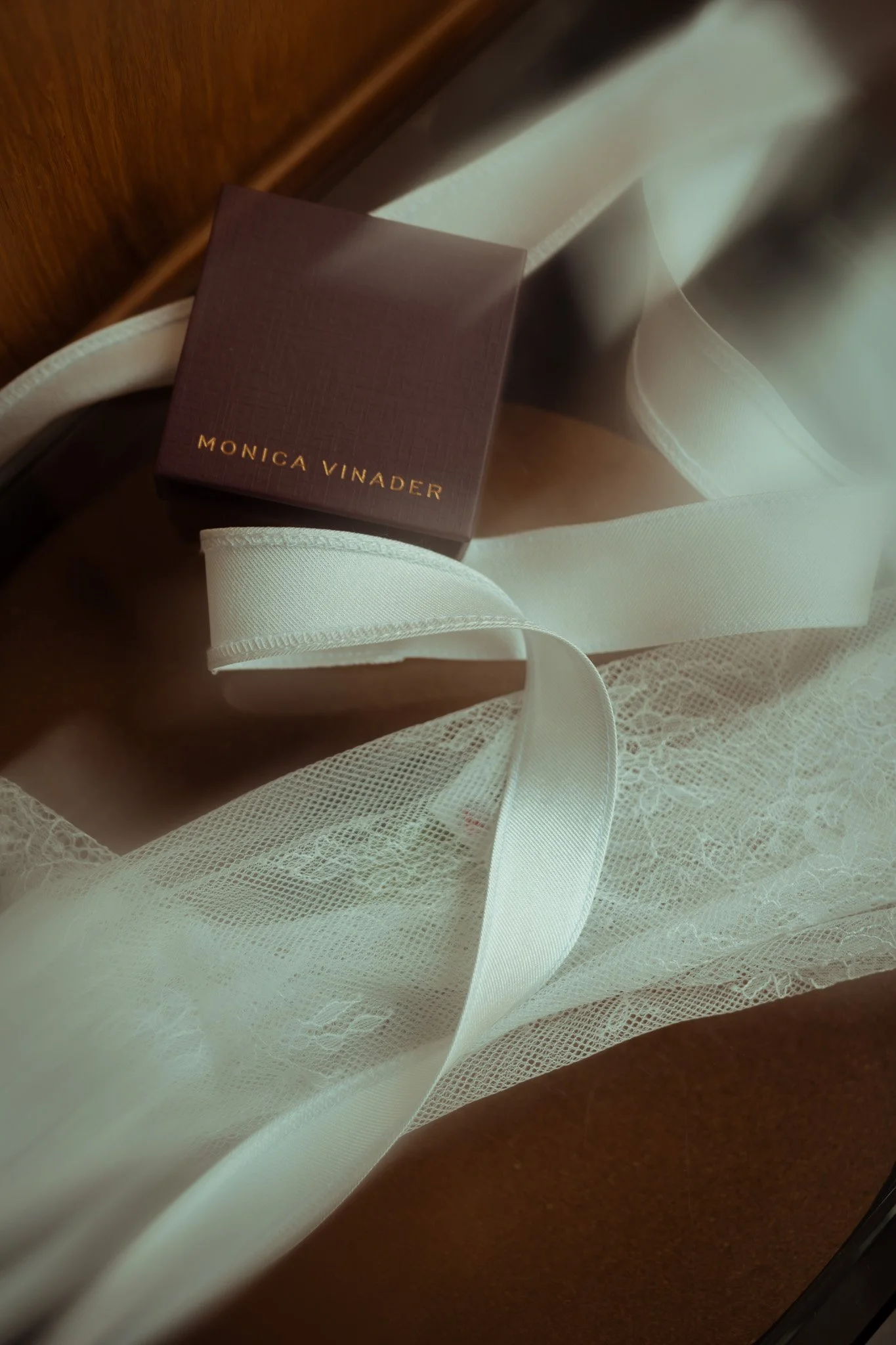 glasgow-west-end-wedding-photographer-vintage-inspired-bridal-gloves.JPG
