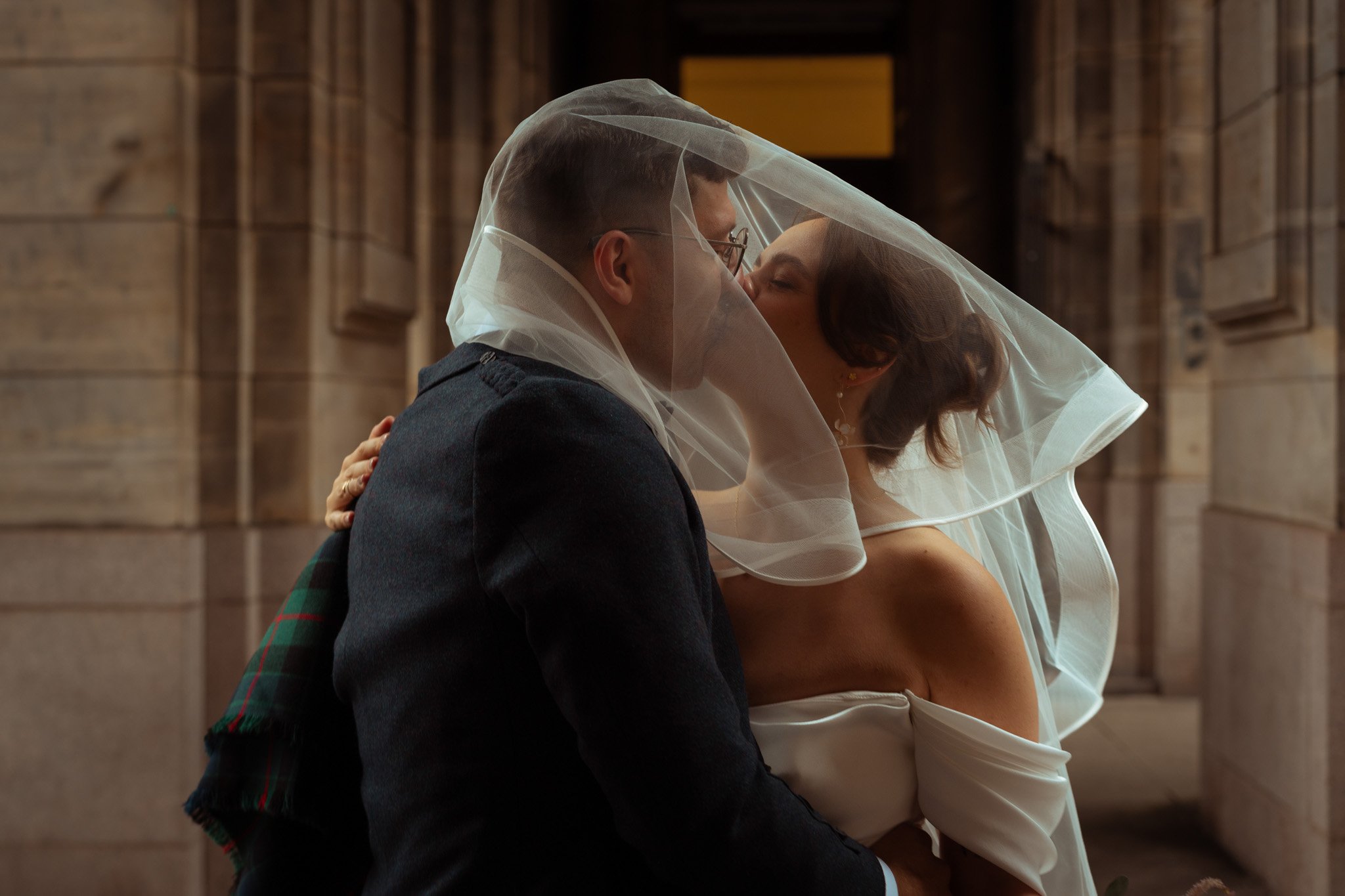 moody-glasgow-wedding-photography-rich-colours.JPG