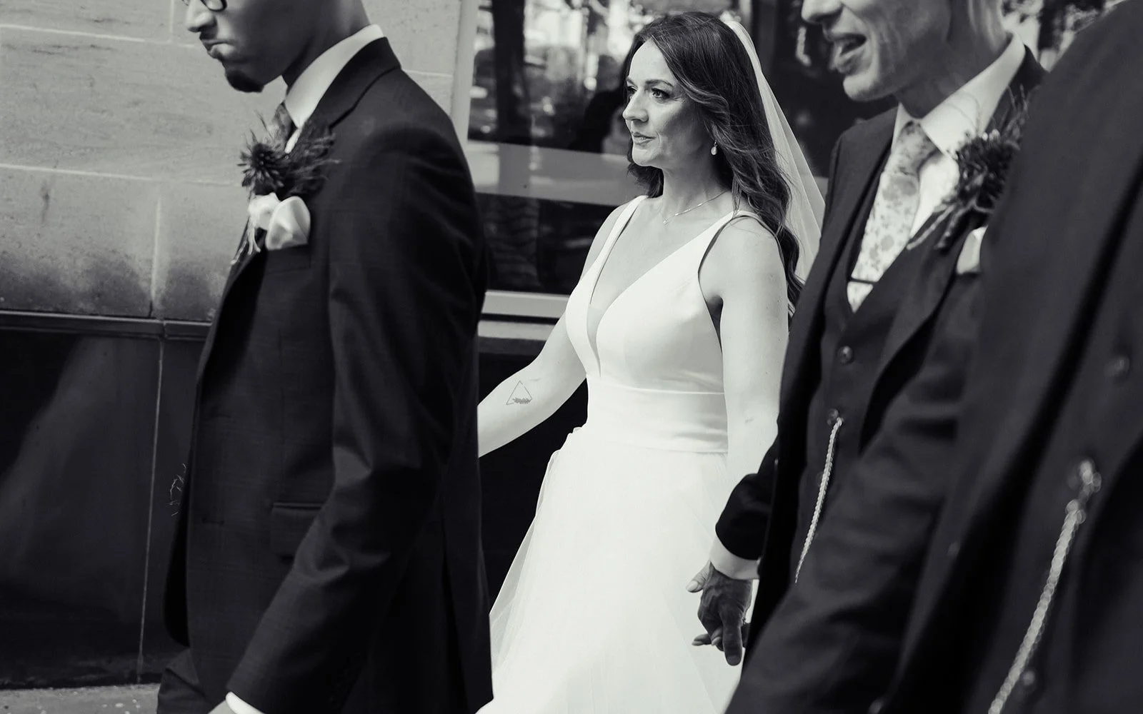 paparazzi-style-wedding-photography.jpg