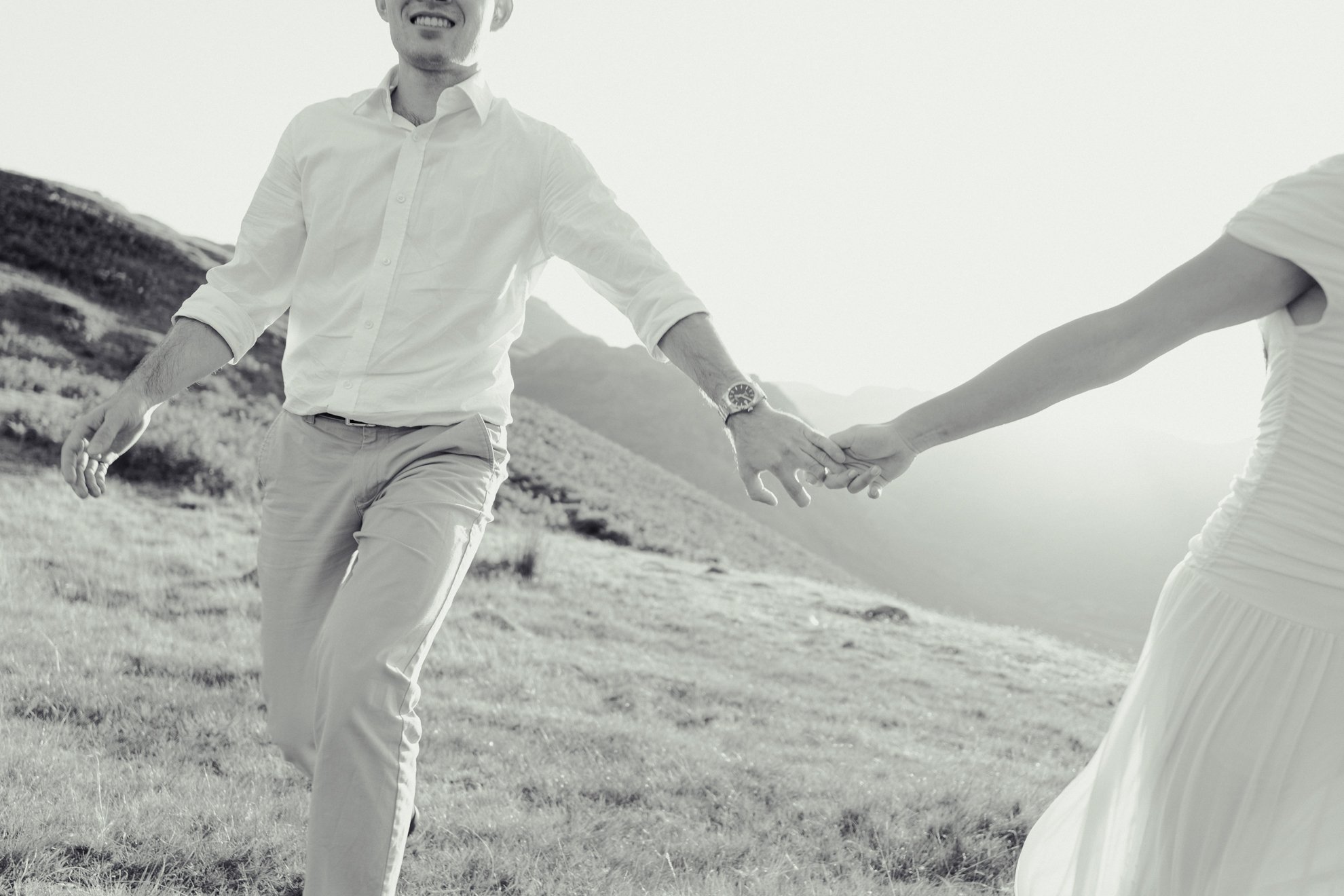 editorial-landscape-couple.jpg