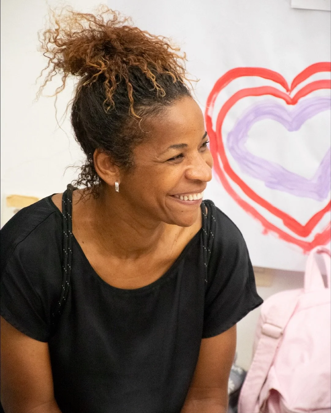 Alguns encontros pedem para ser guardados.

Os dias do Festival Mulheres que Criam, do @instituto.dara, foram vividos assim: com presen&ccedil;a e pot&ecirc;ncia.

A exposi&ccedil;&atilde;o &ldquo;Continente: corpo-arte-natureza&rdquo; reuniu obras p