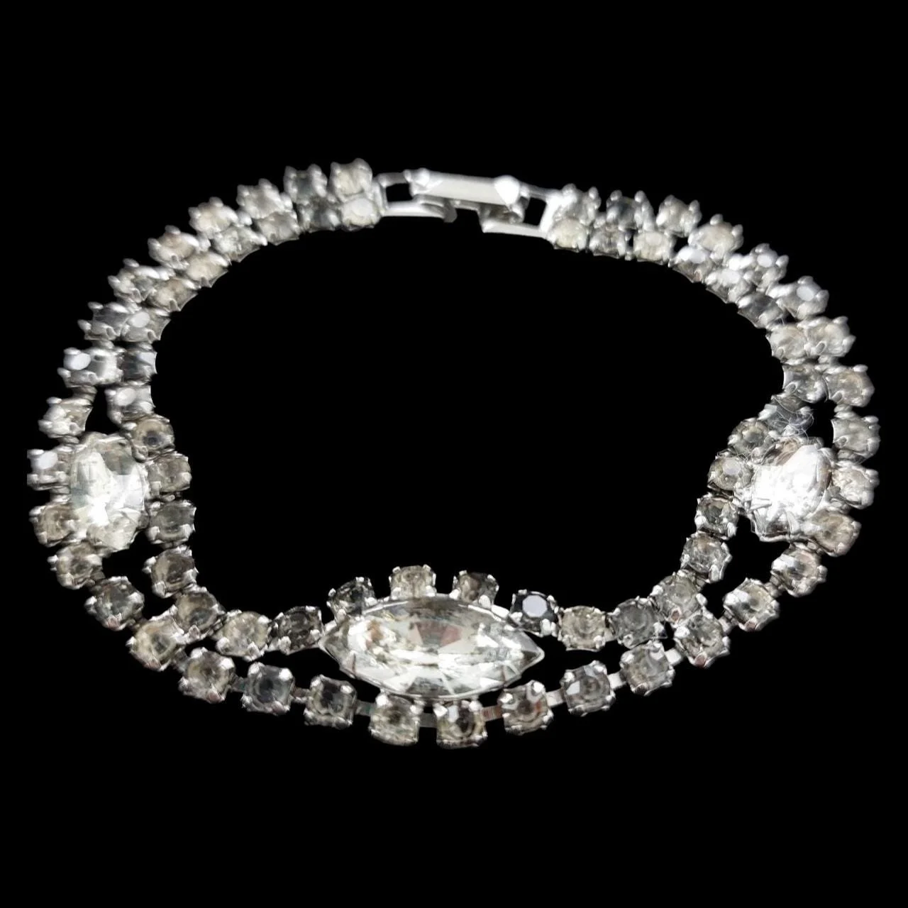 Vintage Weiss Dainty Rhinestone Bracelet
