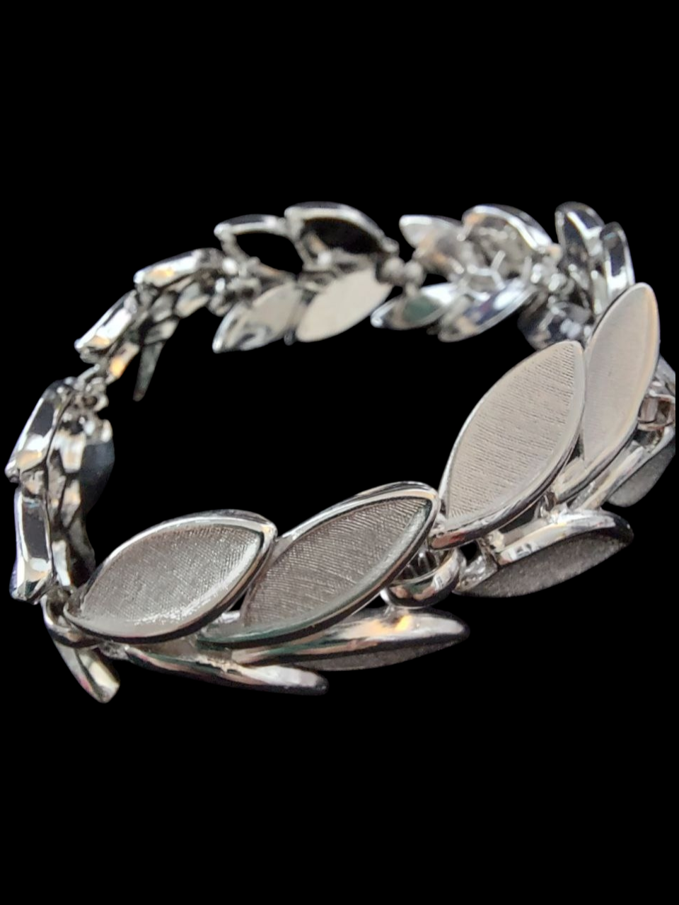 Crown Trifari Laurel Leaf  Bracelet
