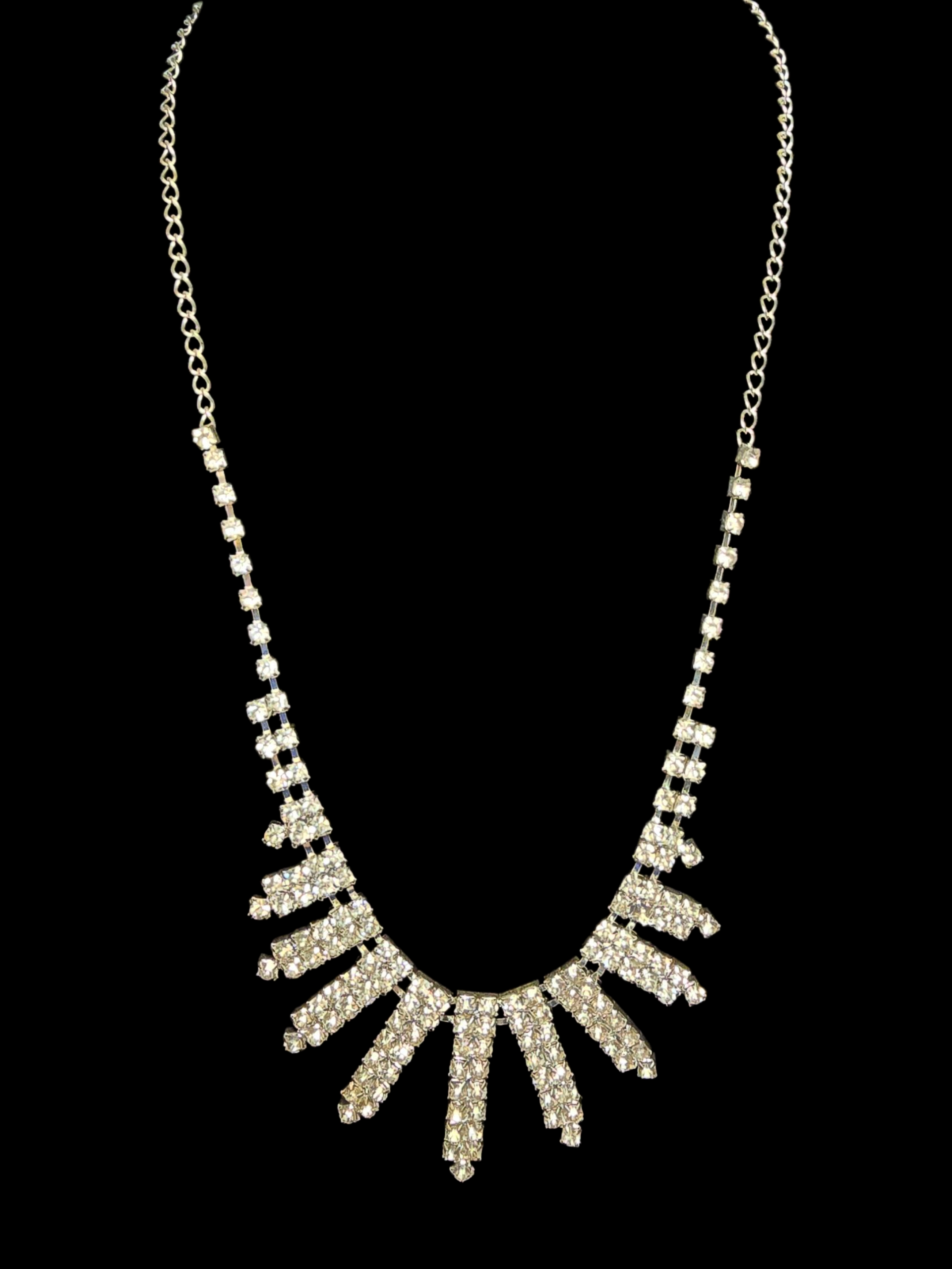 Vintage-look Fan Rhinestone Necklace