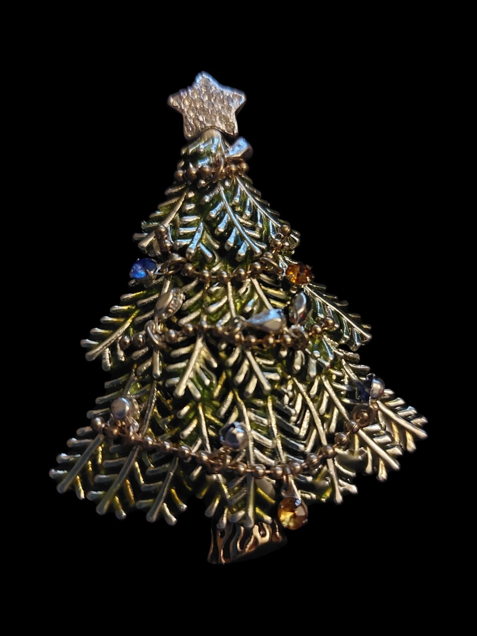 AVON 2008 5th Annual Enamel & Rhinestone Christmas Tree Brooch