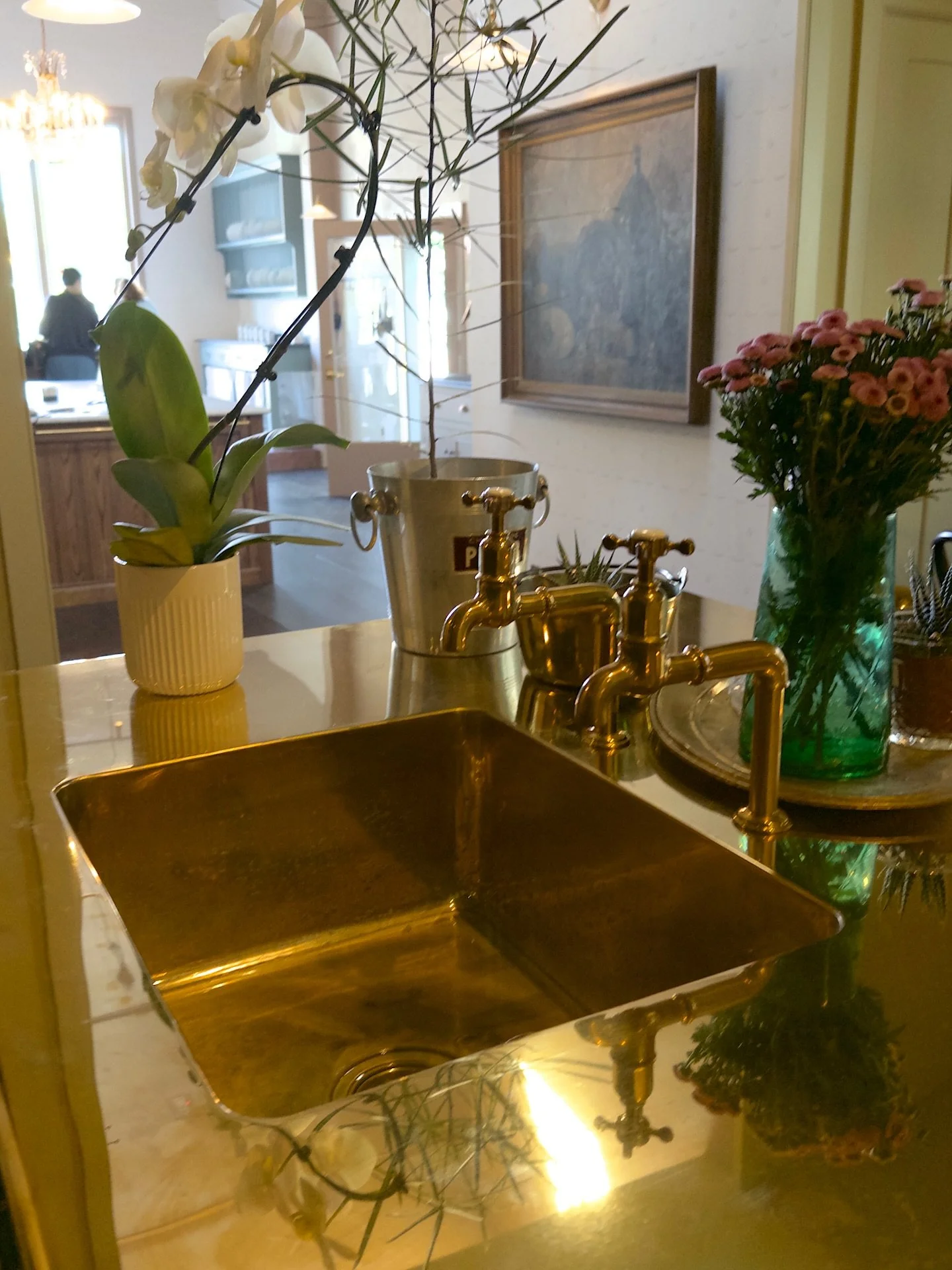 FOR THE LOVE OF KITCHENS&hellip; RUN, don&rsquo;t walk to @devolkitchens new showroom in LA. Nobody does it like @devolpaul and @hapdesigns. It is BEYOND. ✨ 🤯😍🫠