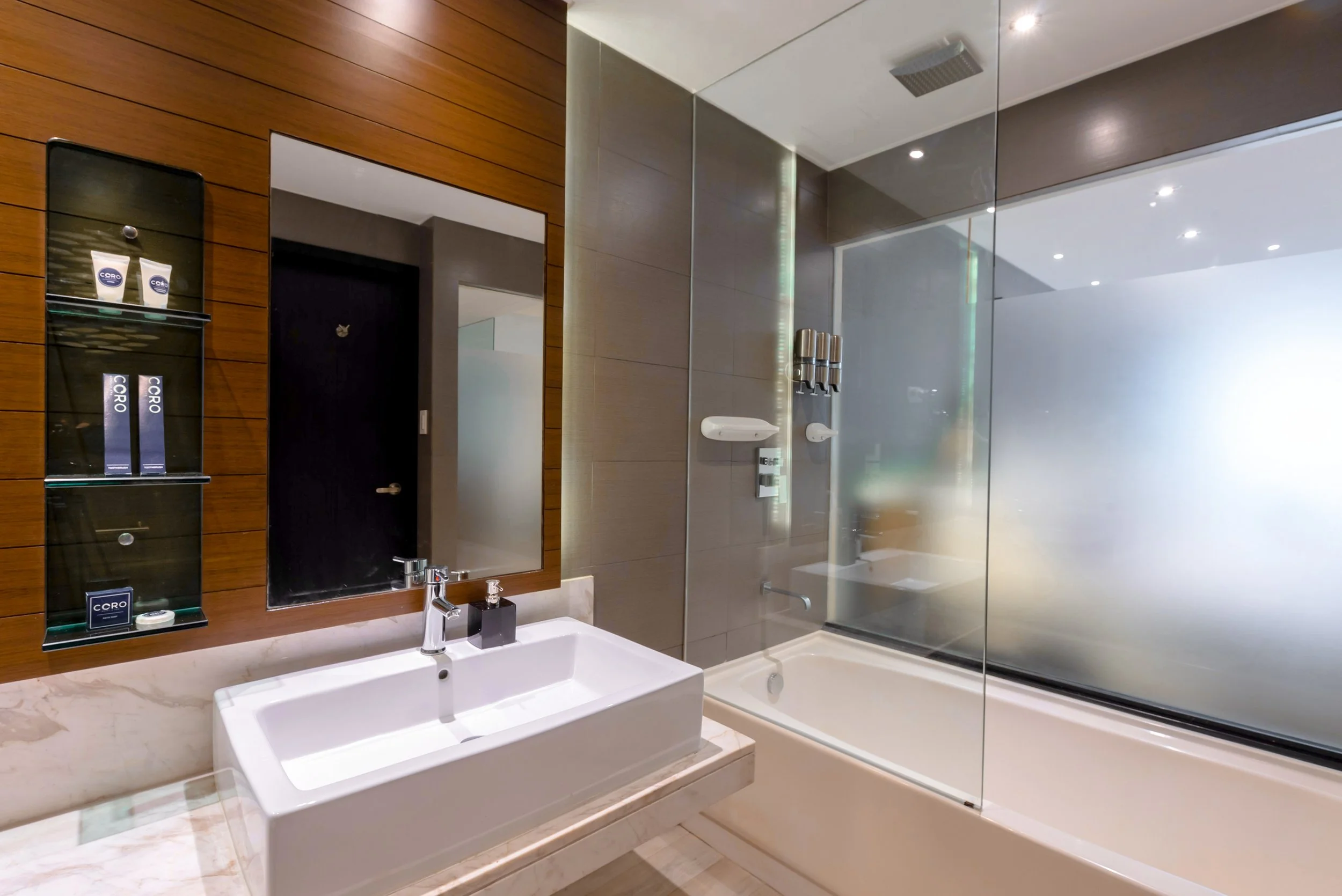 Coro Hotel Rooms4.jpg