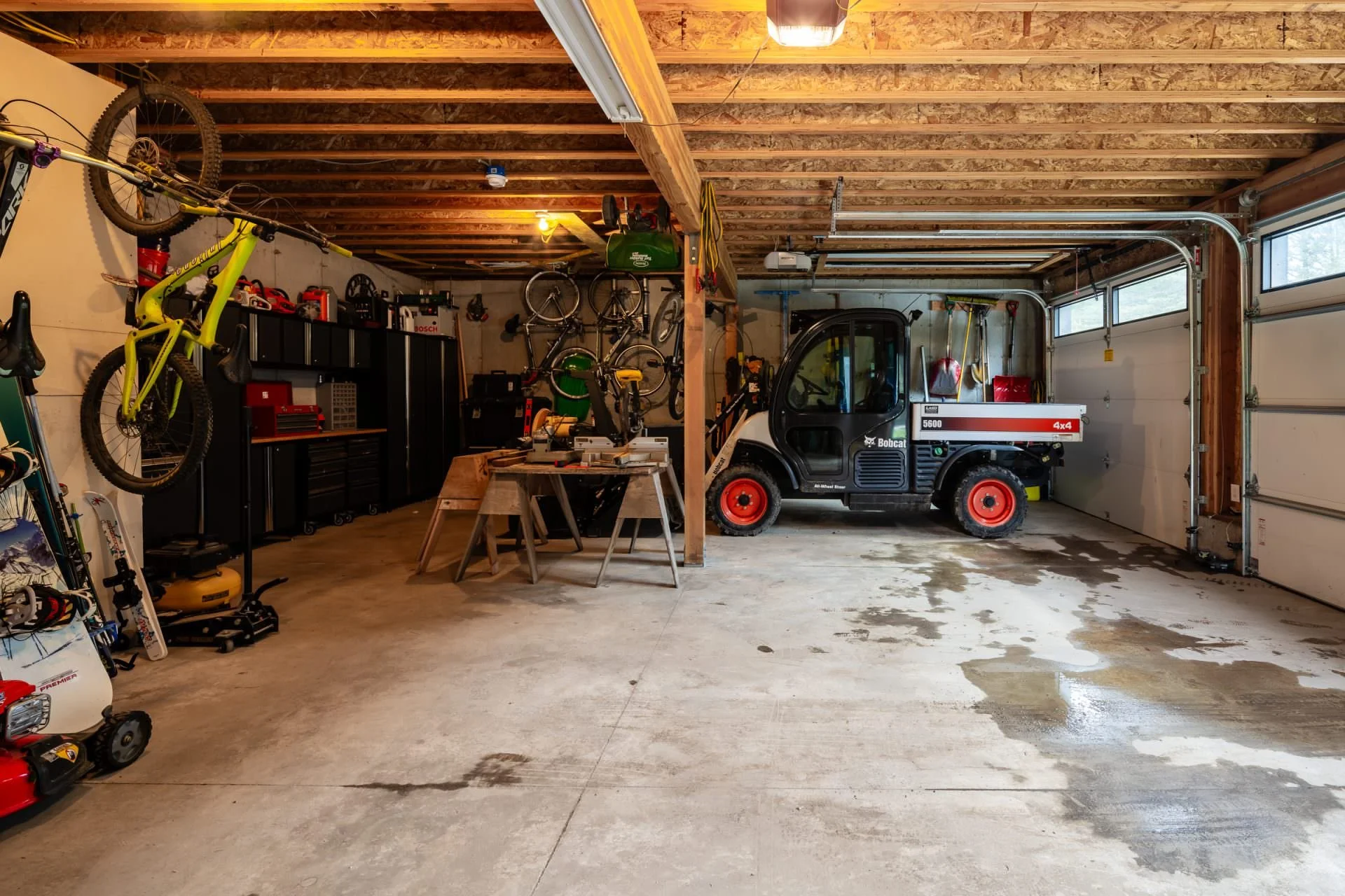 17-1513stonecreek_web-36garage.jpg