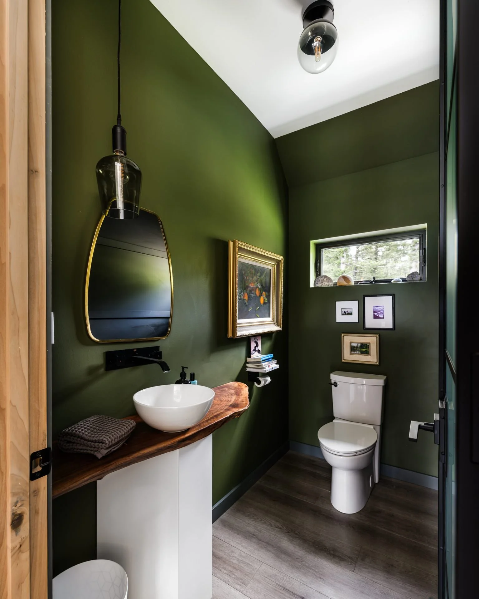 5-1513stonecreek_web-12-hall-up-half-bath.jpg