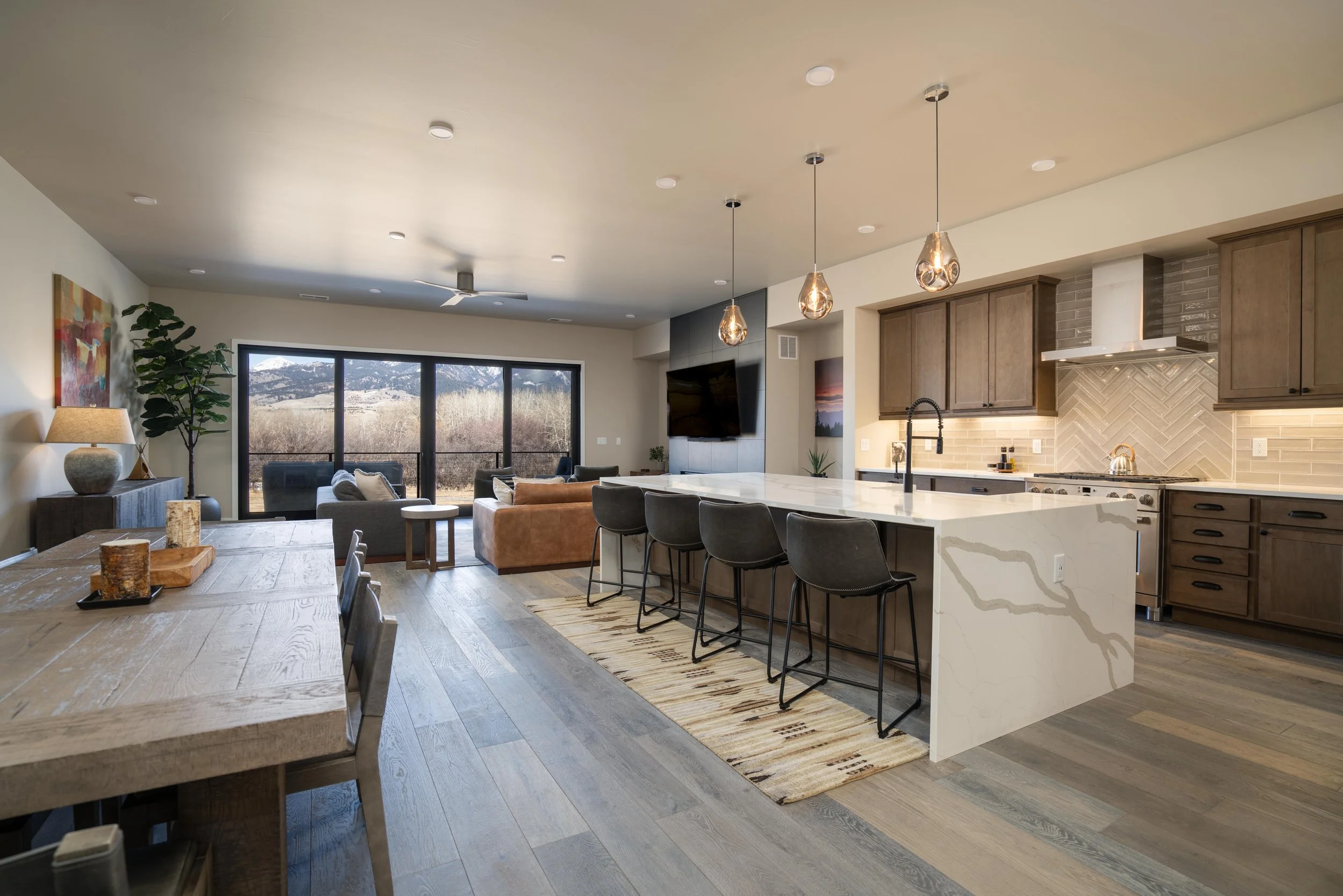 2-0-1 dining kitch liv DSC02796-Edit.jpg