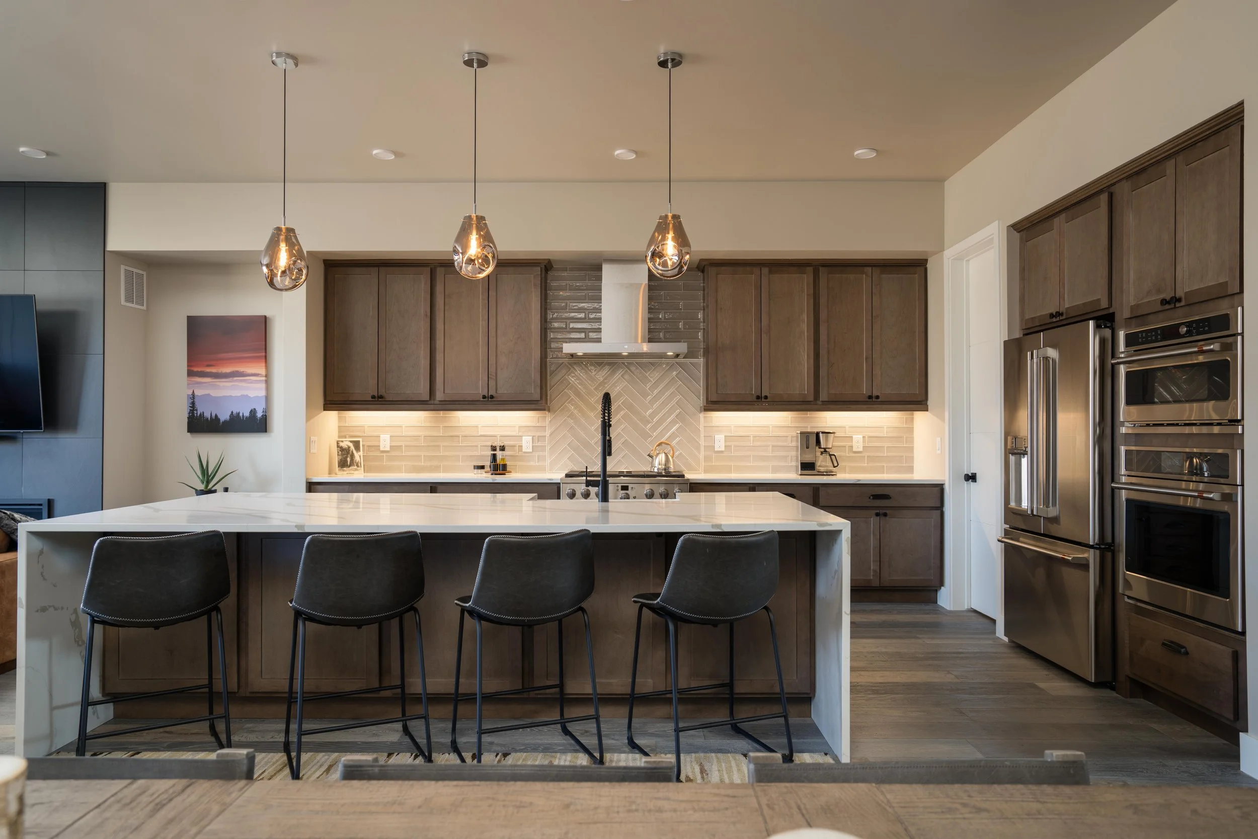 2-1-1 kitch DSC02808-Edit.jpg