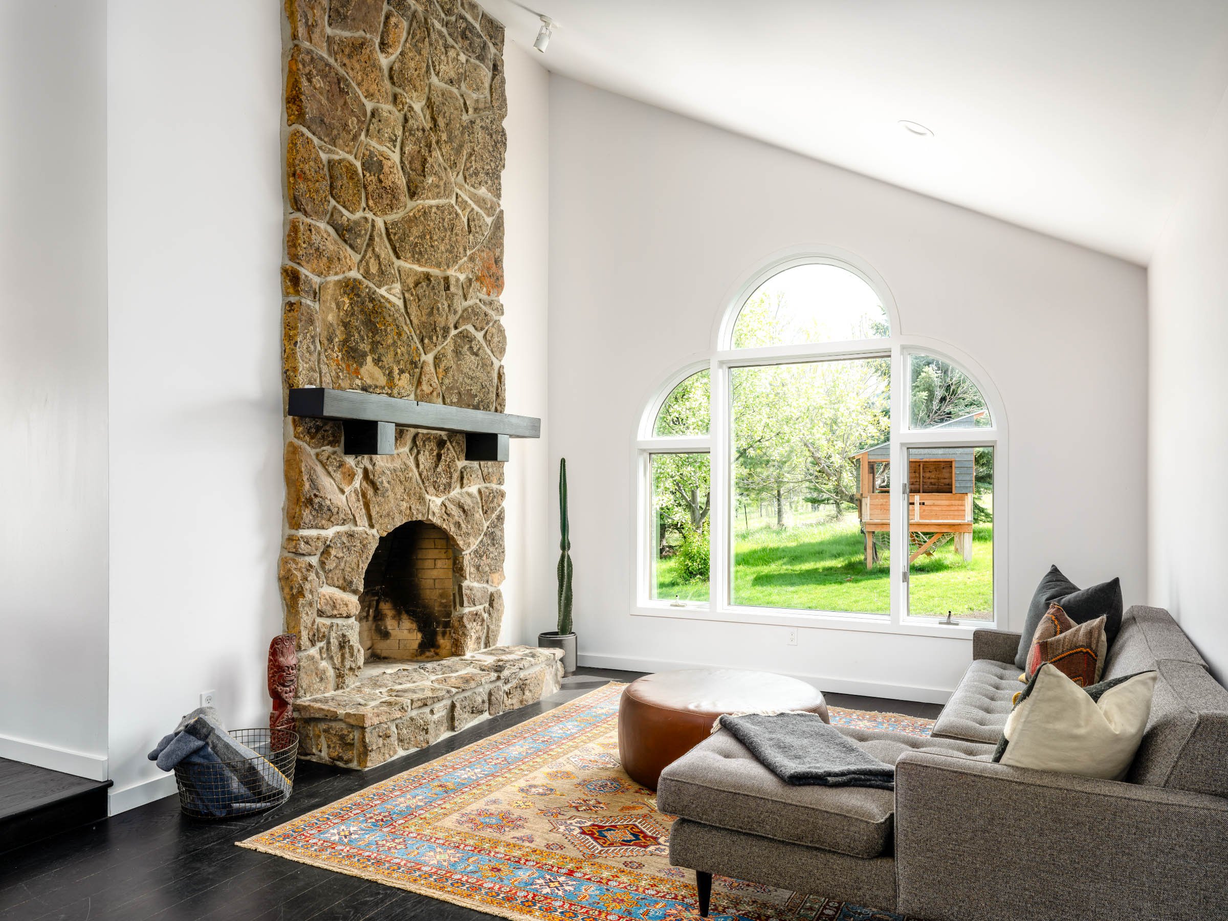 2 1 Living 370starridge-15.jpg