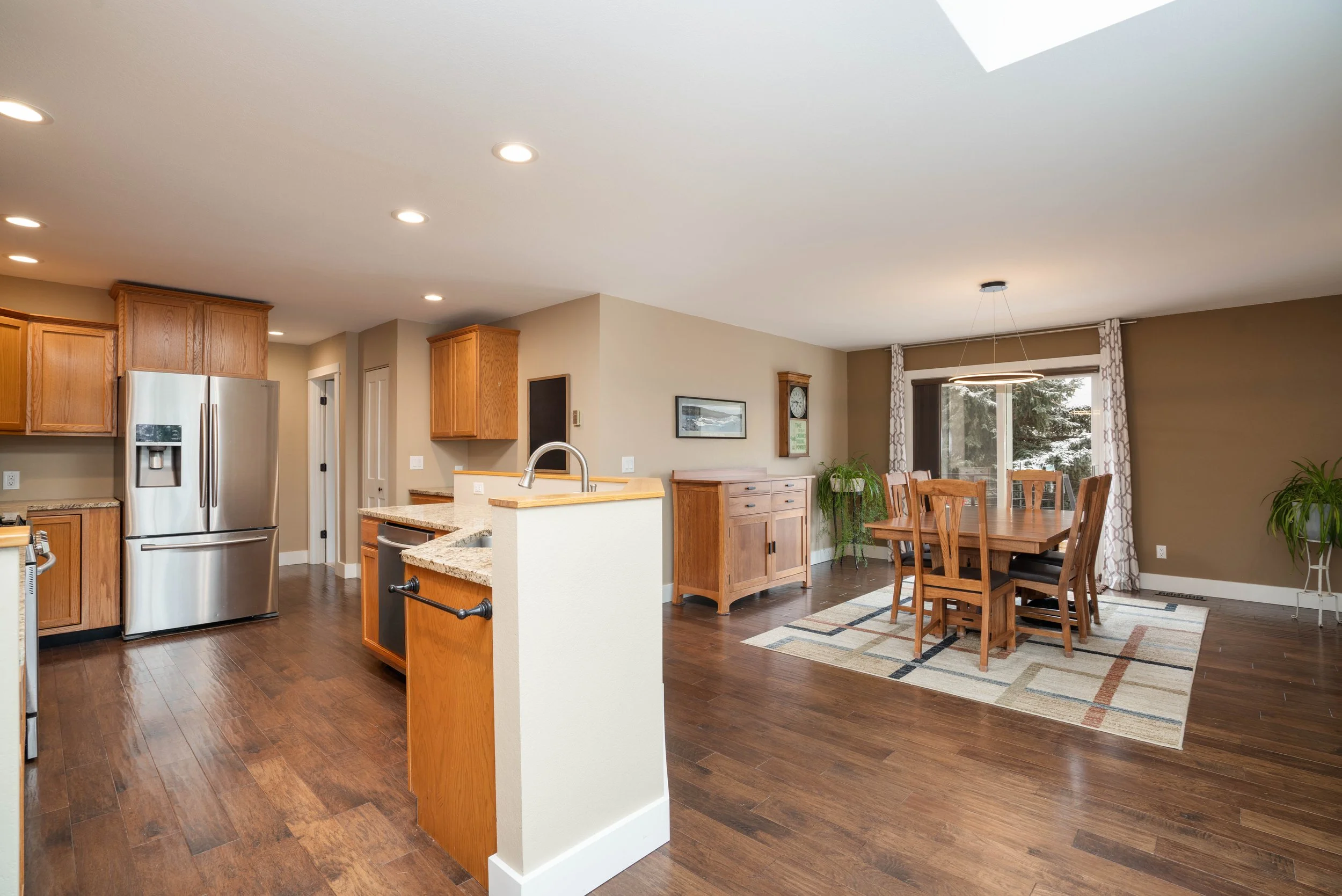 3-1-0 Kitchen dining.jpg