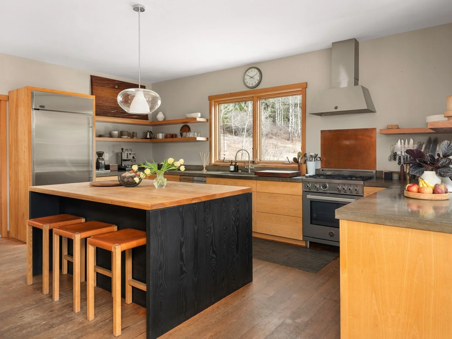 You&rsquo;ll want to see the last photo 🐴⛰️

This is Montana living at its finest&hellip; 20 acres of open space, a private pond, and a home designed to soak in every bit of sunlight. 

Custom-built, single-owner, and filled with natural light, this