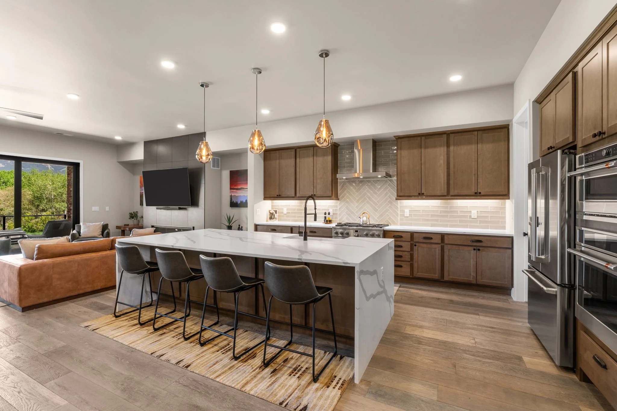 2-0-1 kitchen 1.jpg