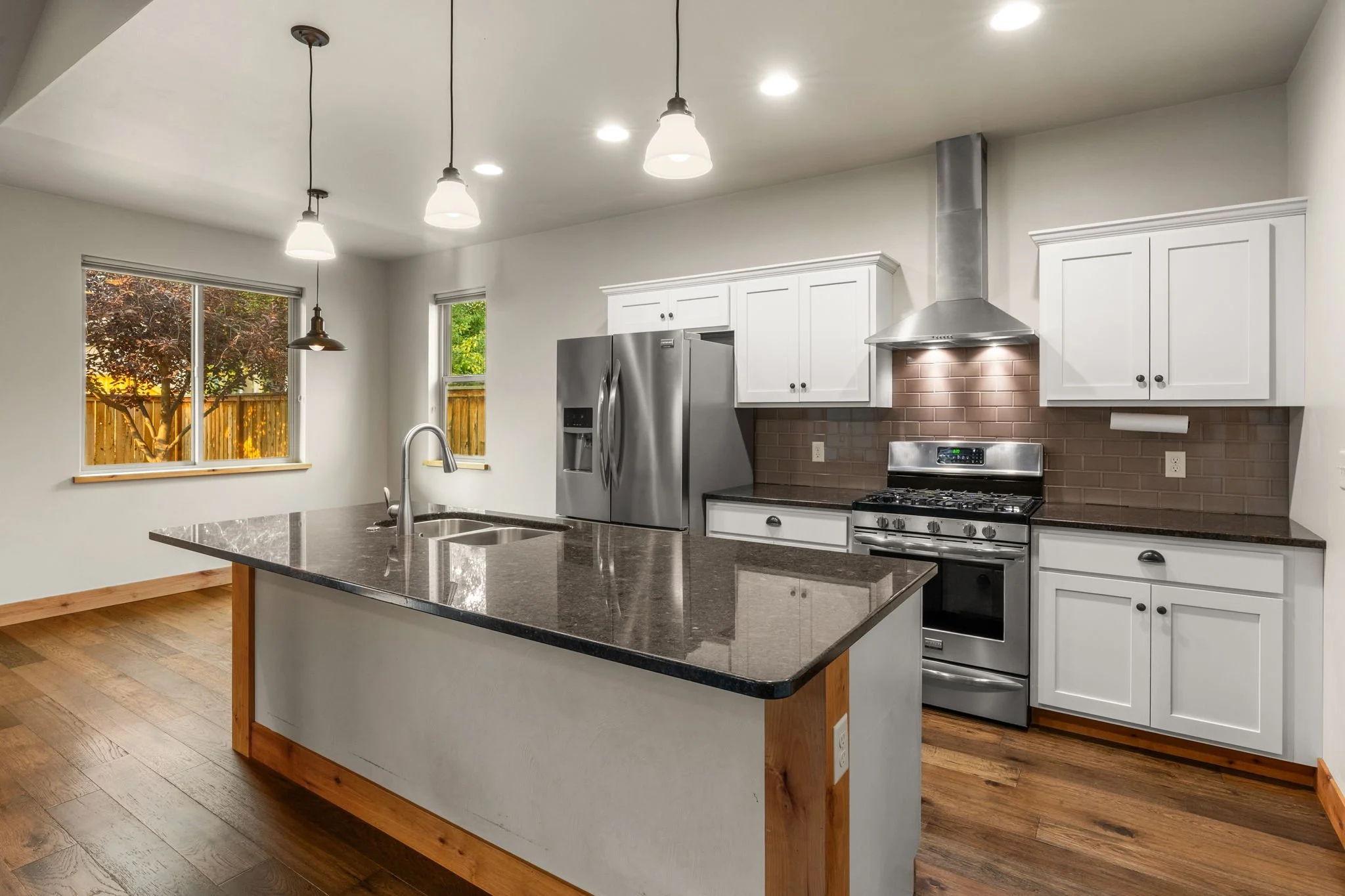 2-2-1 Kitchen 5.jpg
