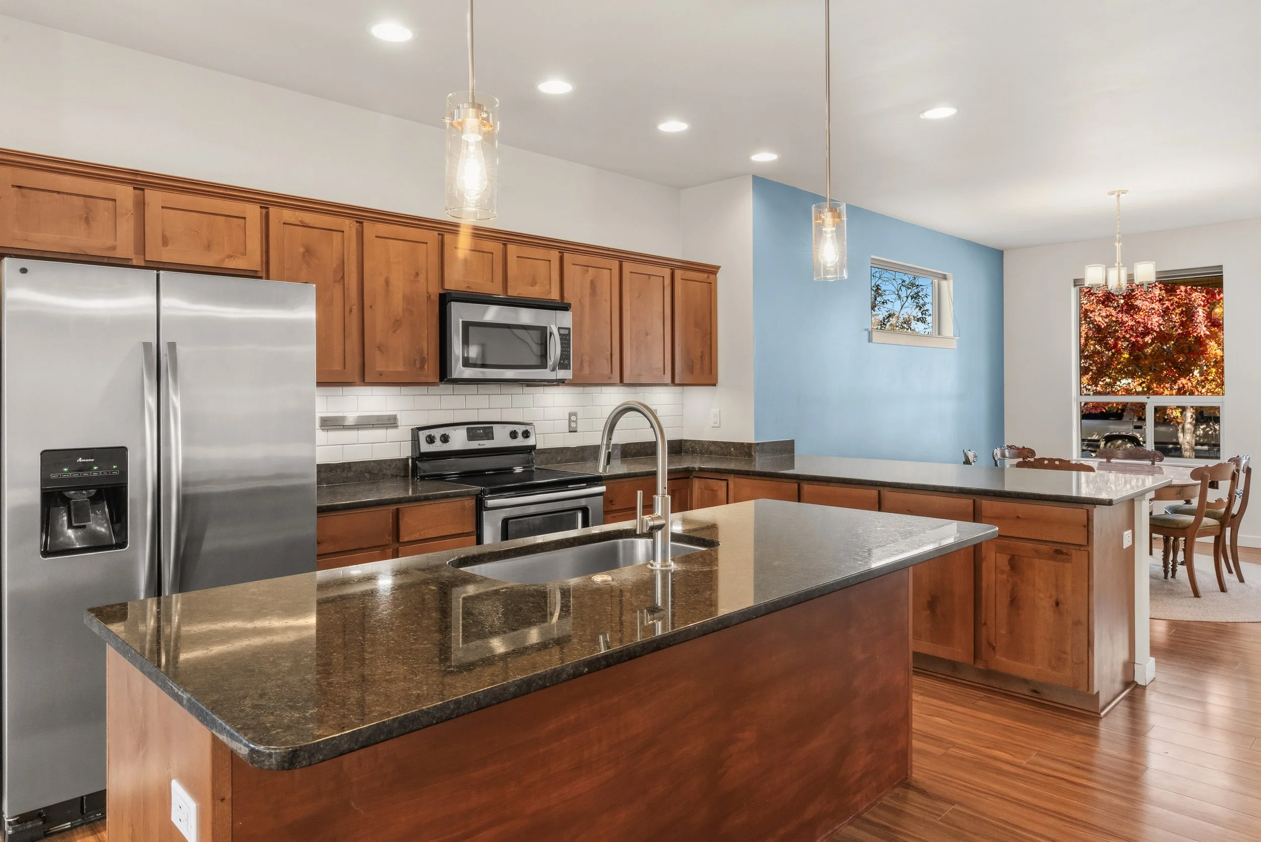 2-0-3 Kitchen 6.jpg