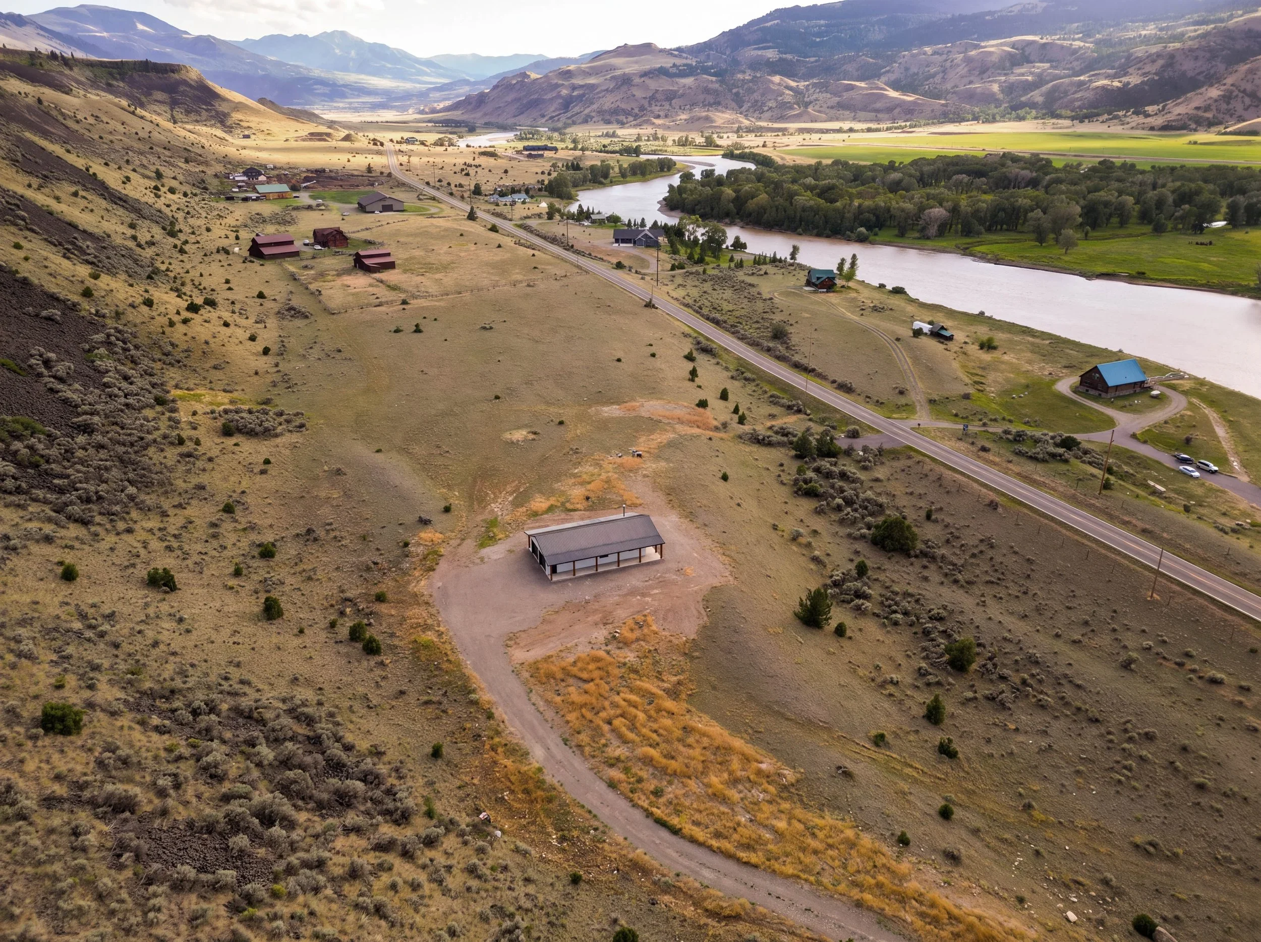 218 & 220 E River Rd, Emigrant MT