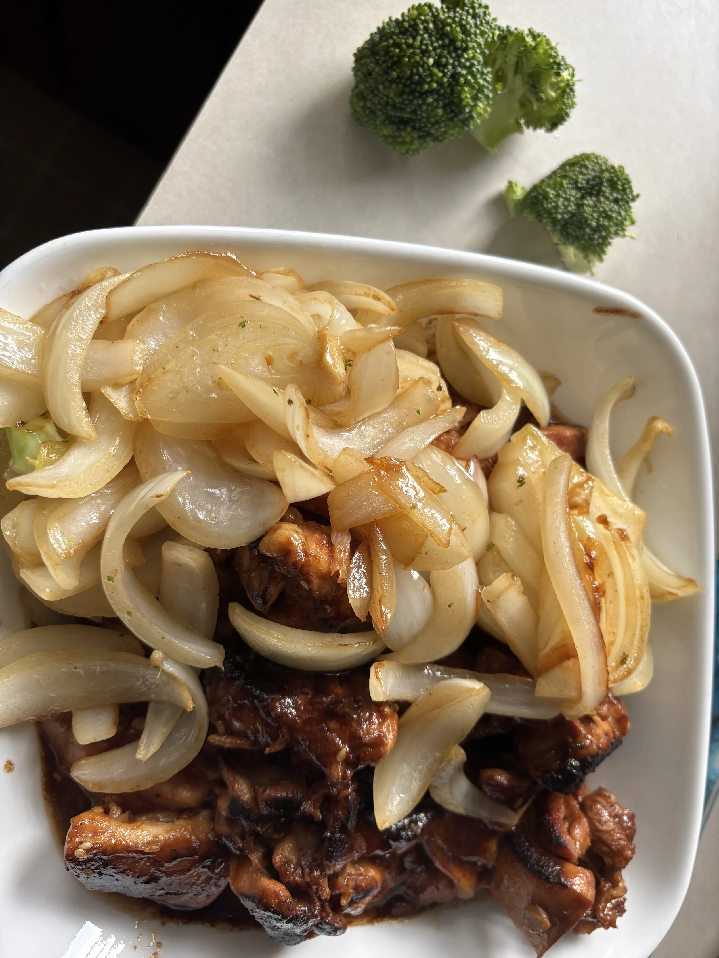 Chicken stir fry with broccoli plated by personal chef in anne arundel county