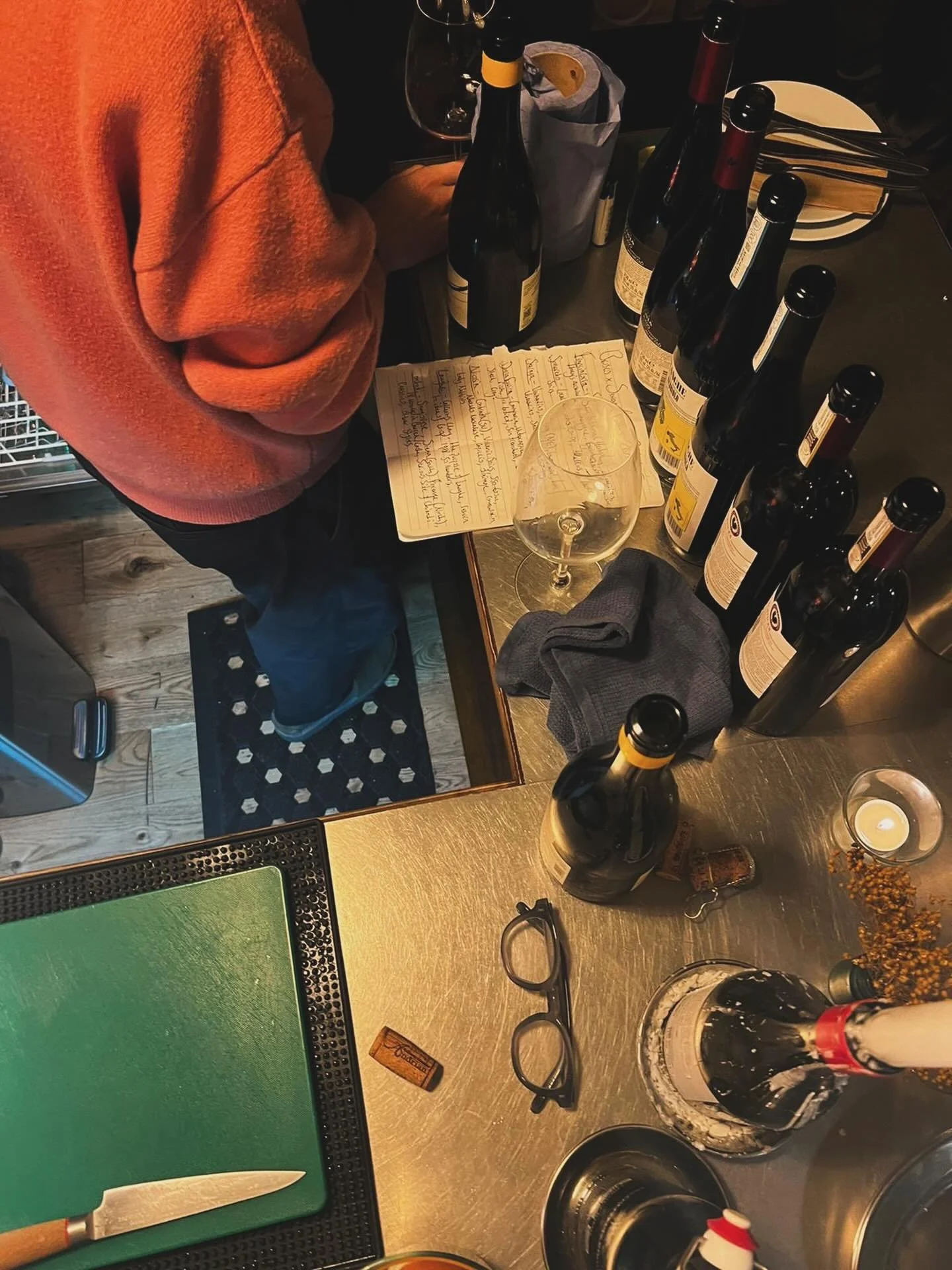 Behind the scenes.

#brusco