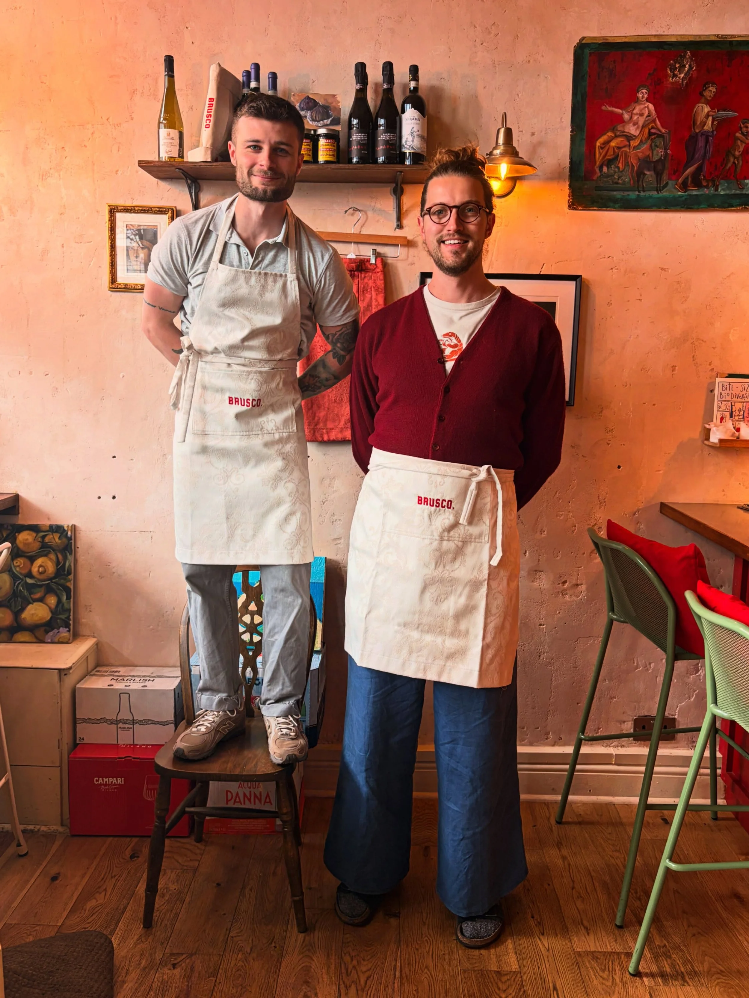 ONE SIZE FITS ALL.

Apron.

#brusco @jamiebrownstudio_