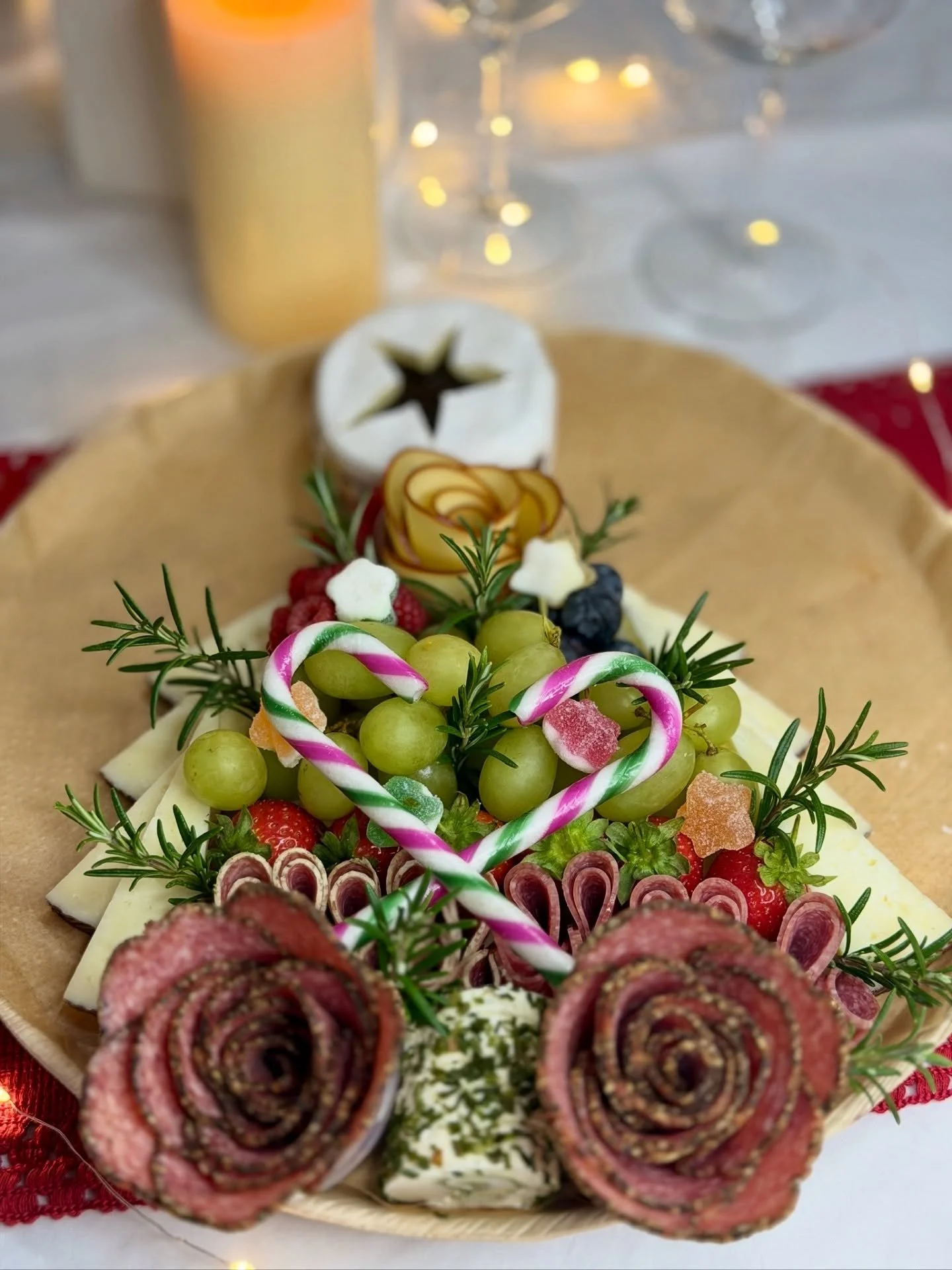 Is it too early for Christmas boards&hellip;? We don&rsquo;t think so 🎄✨
This one came together so nicely. Winter fruit, soft cheeses, artisan meats and a calm seasonal style that feels warm without being too busy.

We&rsquo;re really proud of how t