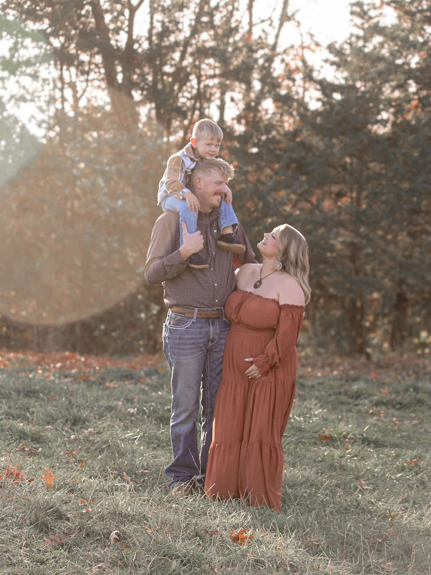 Loved working with this sweet growing family! 🤍