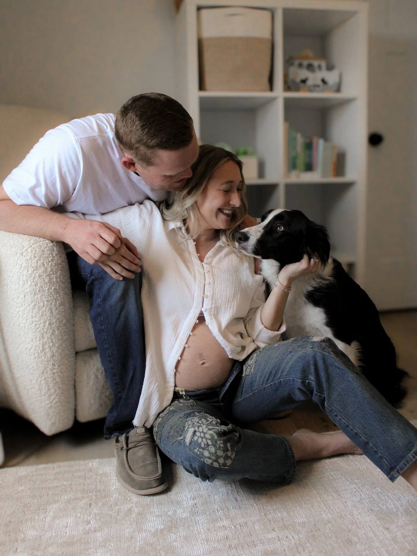 The coziest maternity session 🥹💛 This sweet baby is already so loved!!