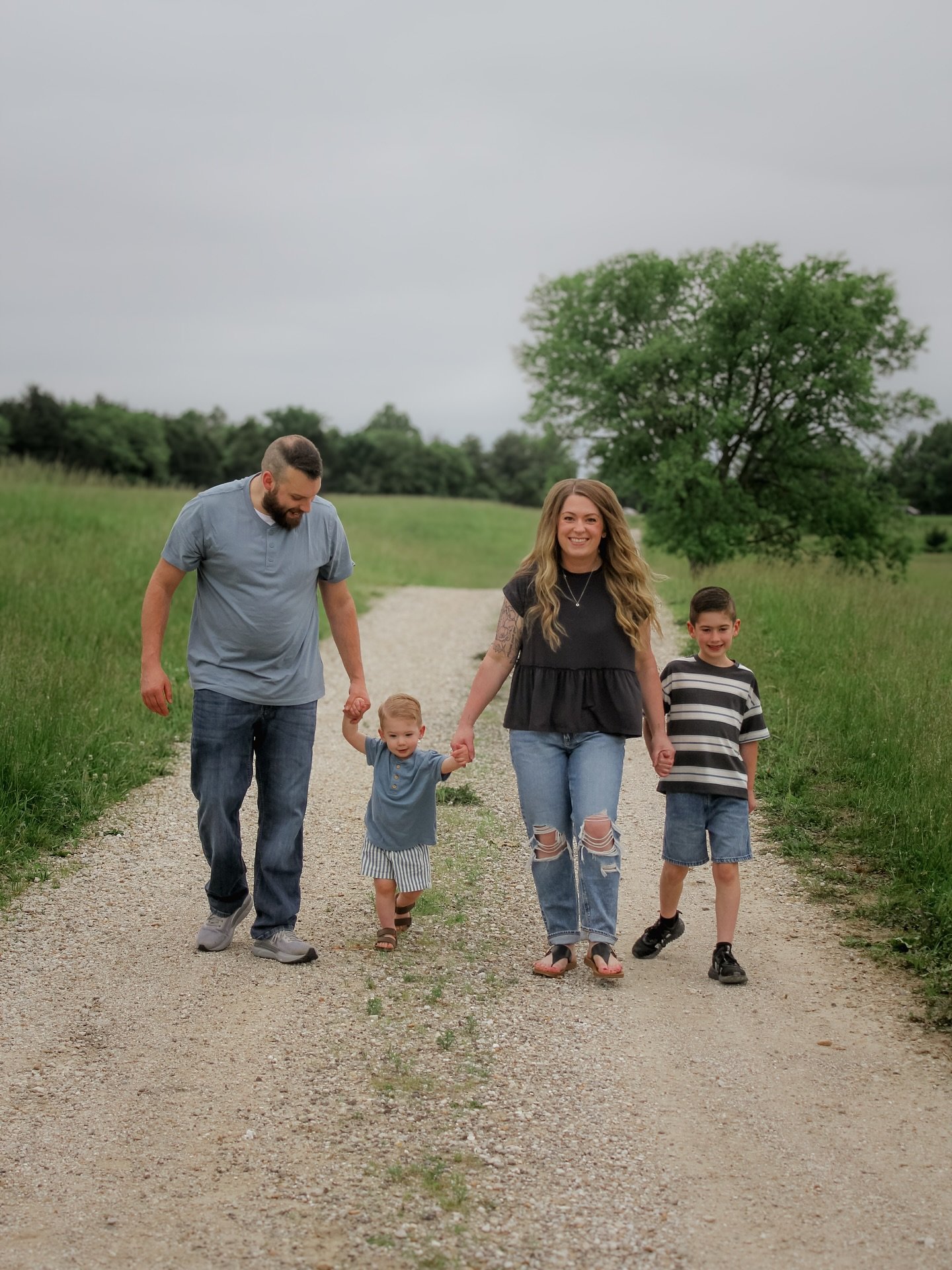 Gallery delivery day for this sweet family I got to work with for a second time 💙