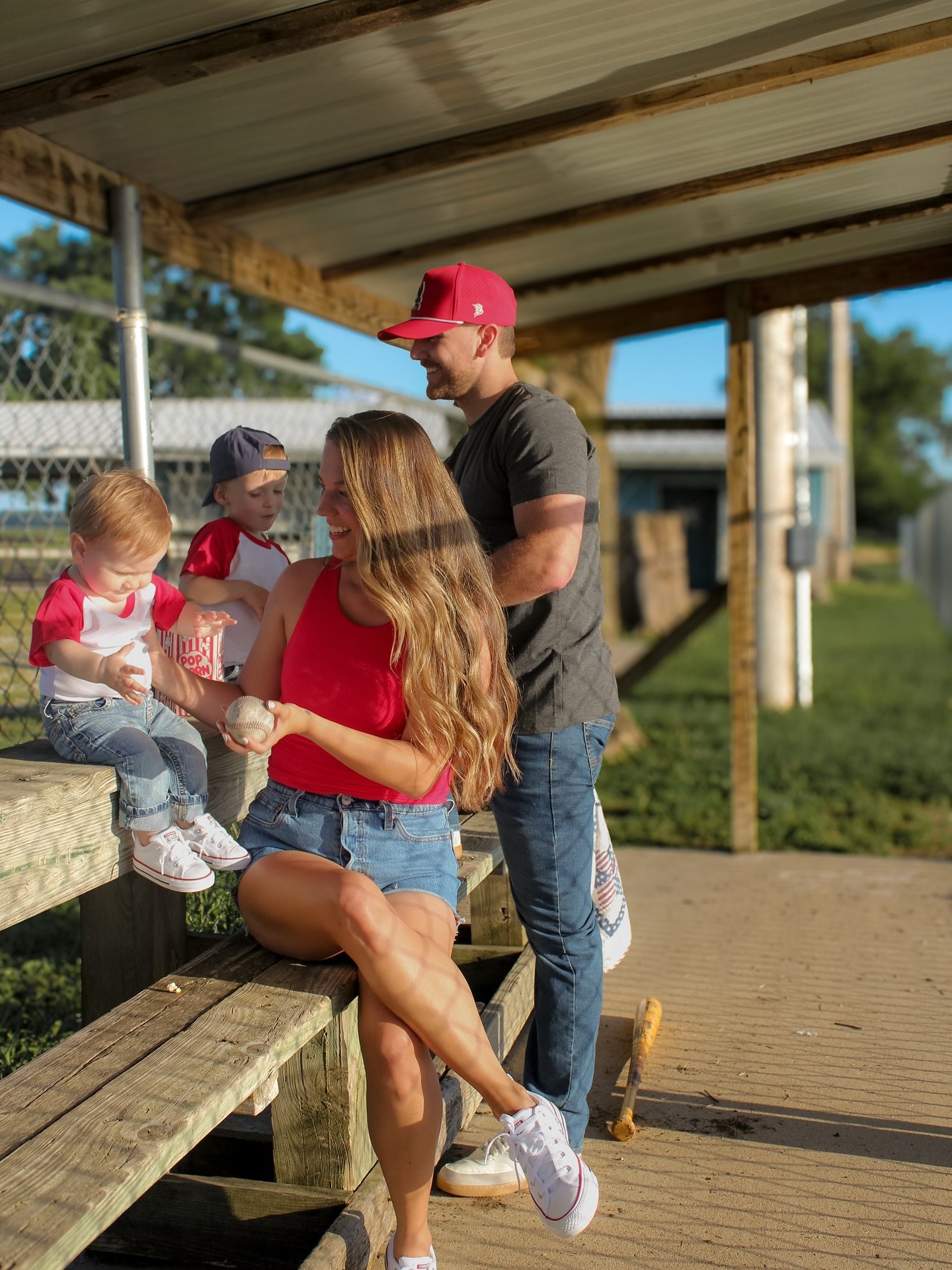 Such a fun one for this sweet little brother turning 1!! 🥲⚾️❤️