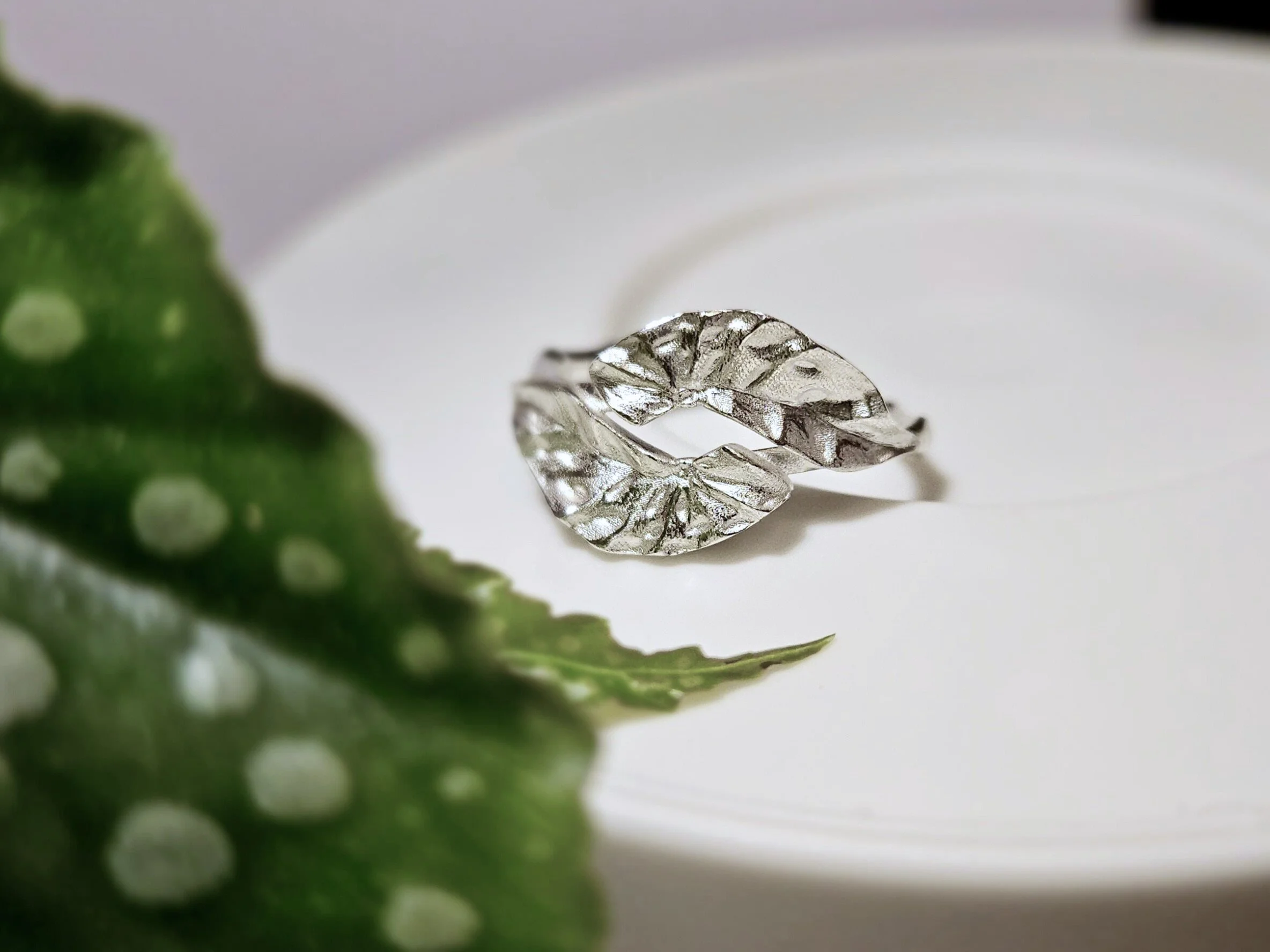 Begonia Leaf Ring